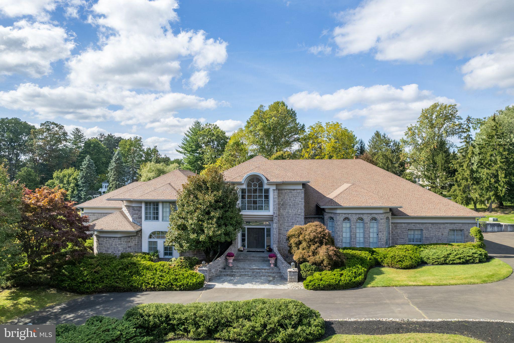 HUNTINGDON VALLEY - Residential