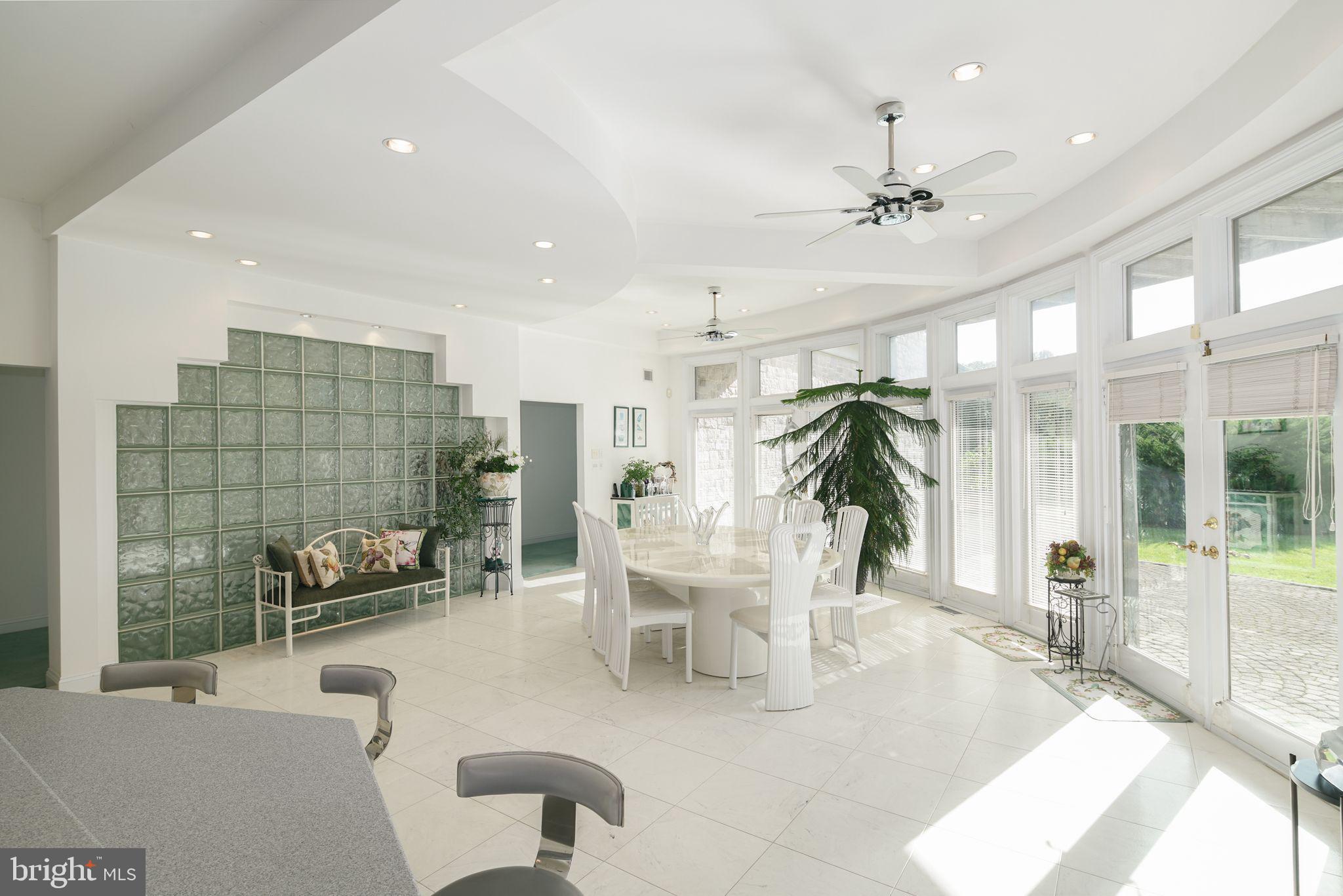 HUNTINGDON VALLEY - Residential