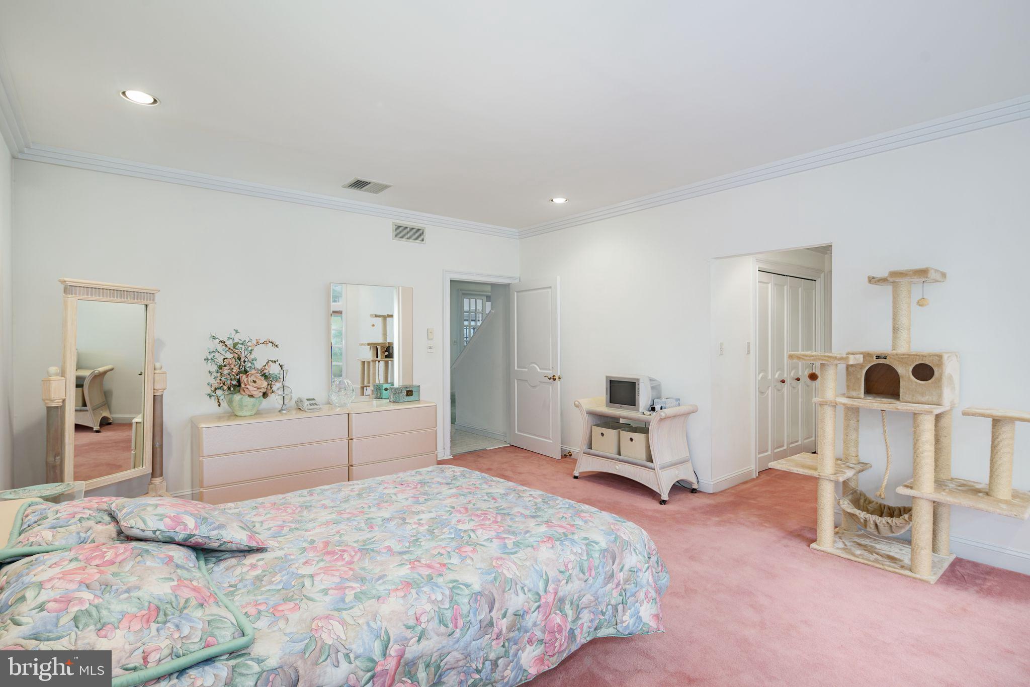 HUNTINGDON VALLEY - Residential