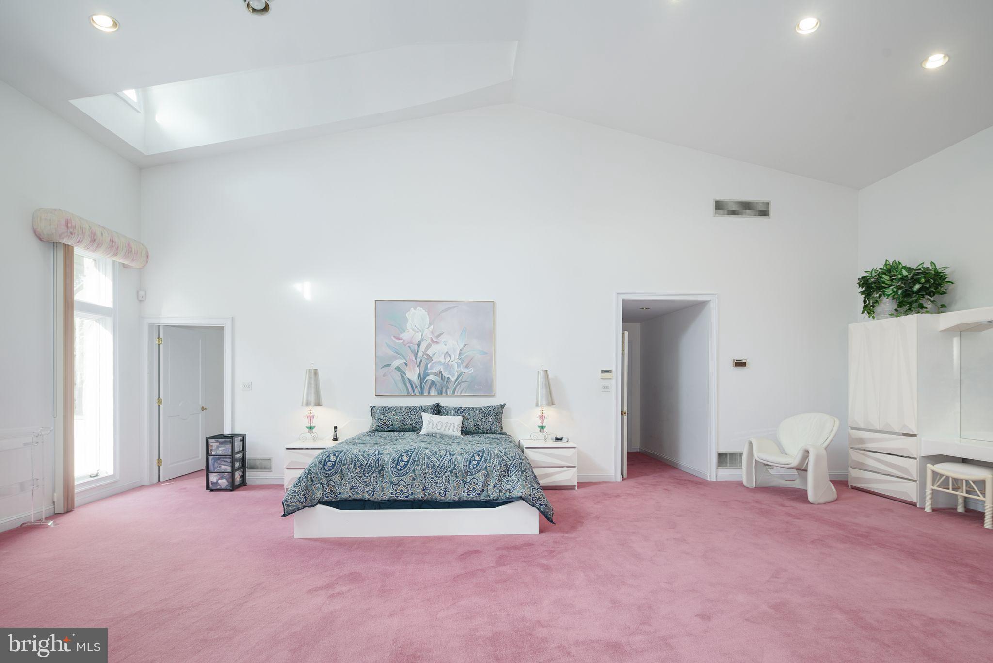 HUNTINGDON VALLEY - Residential