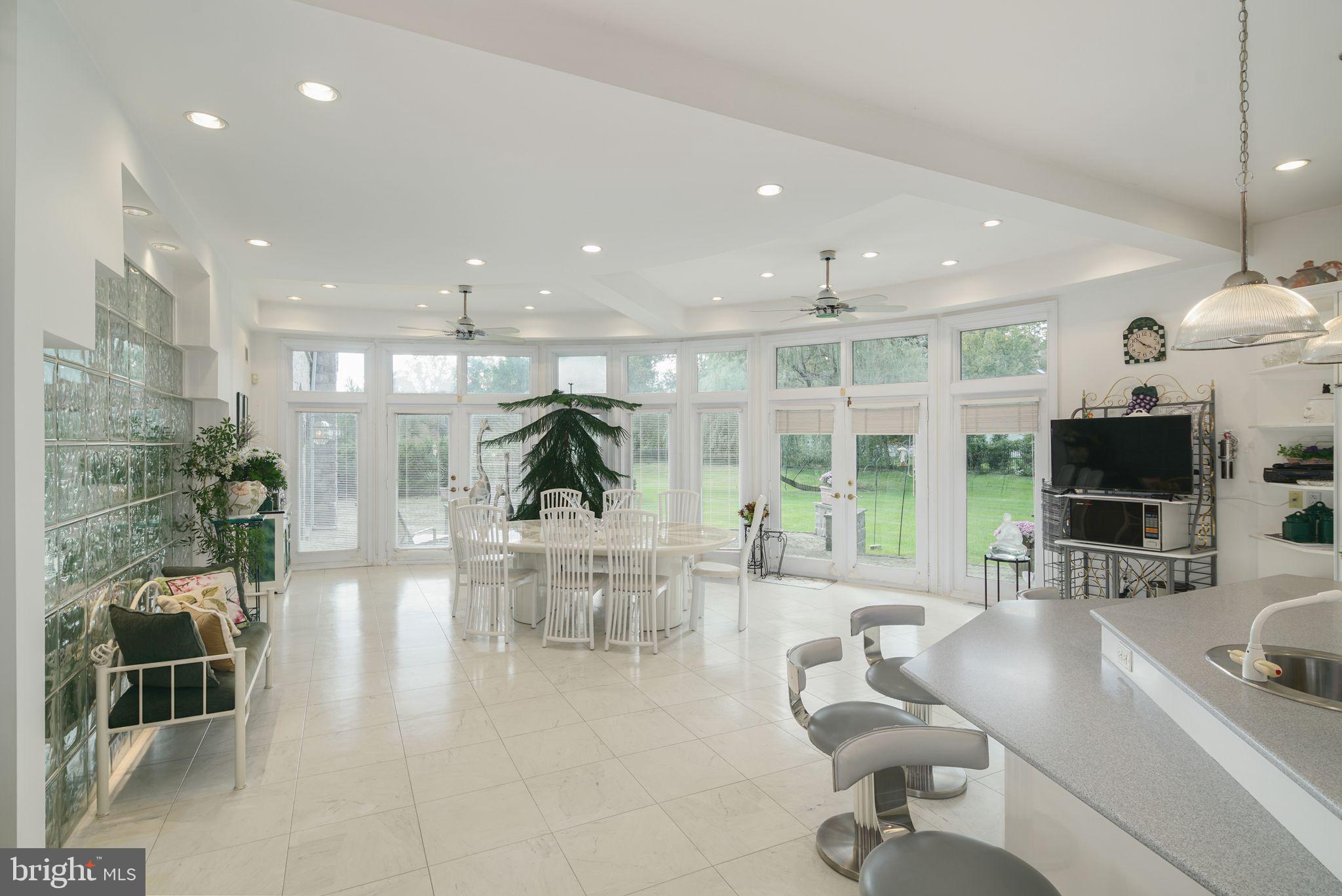 HUNTINGDON VALLEY - Residential