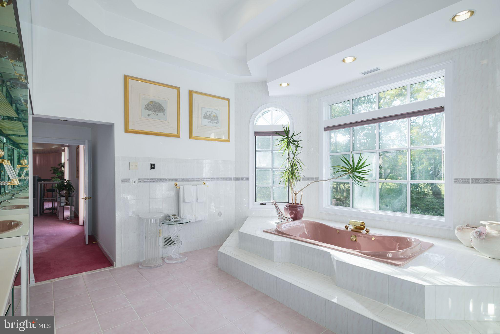 HUNTINGDON VALLEY - Residential