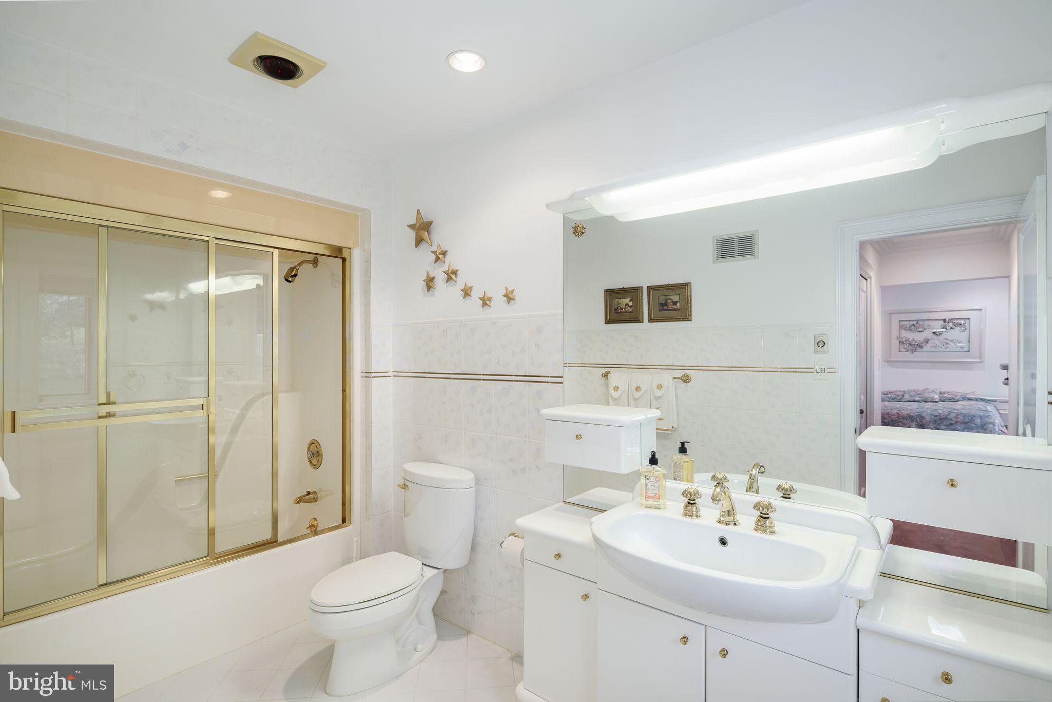 HUNTINGDON VALLEY - Residential