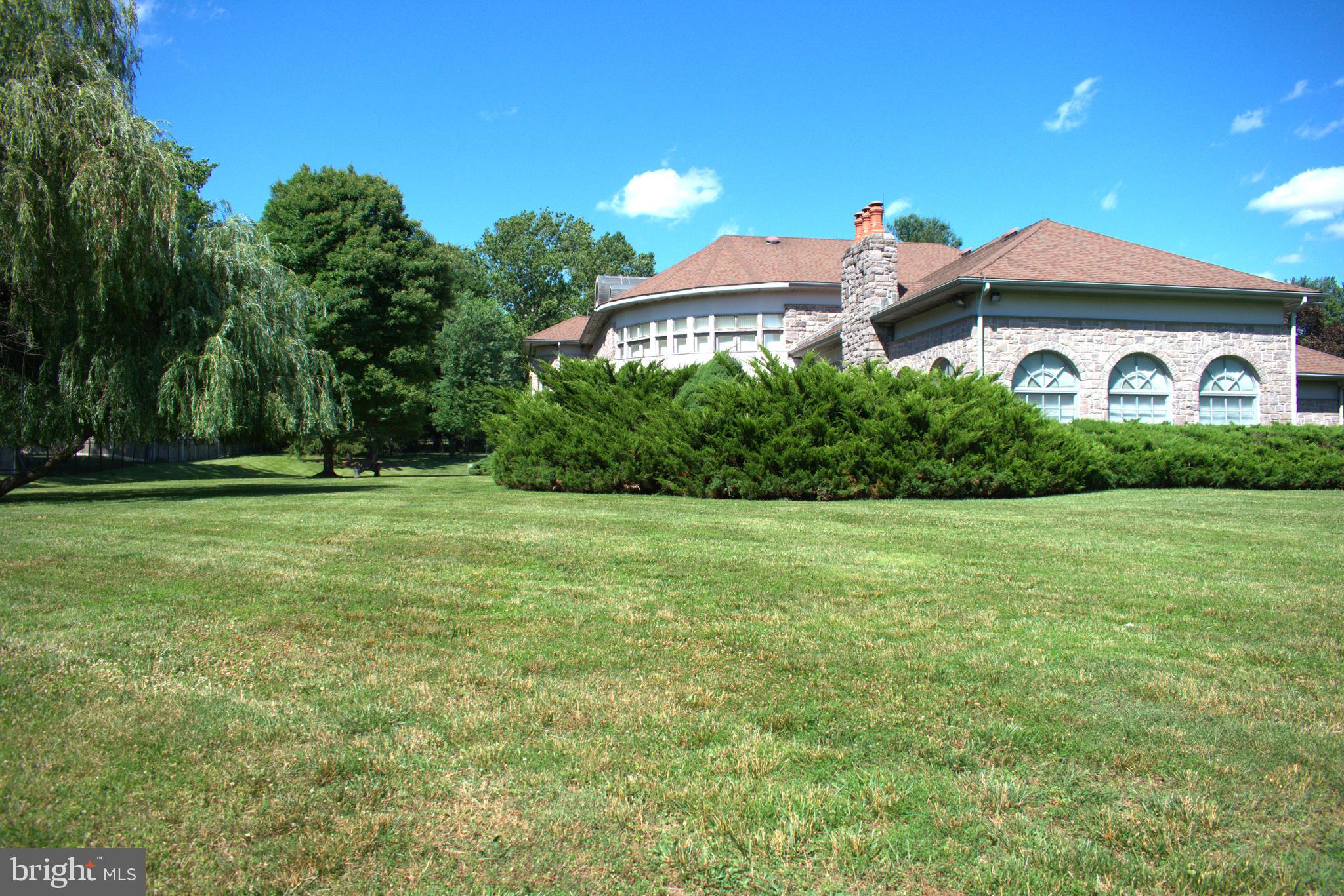HUNTINGDON VALLEY - Residential