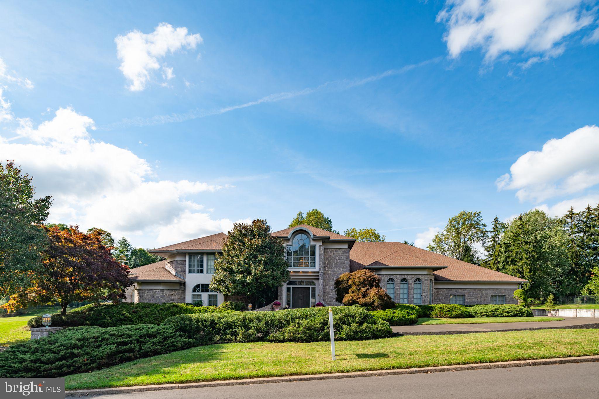 HUNTINGDON VALLEY - Residential