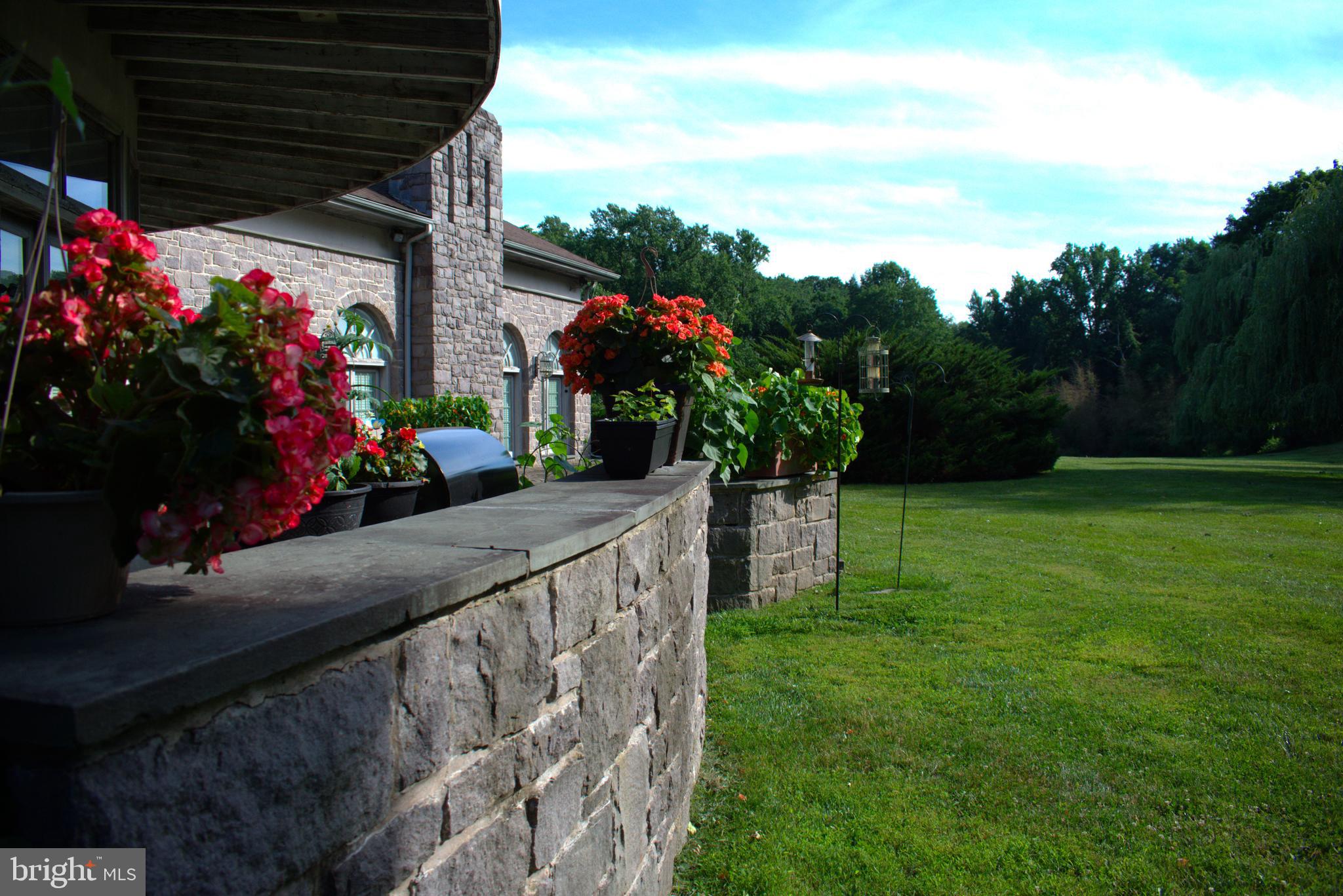 HUNTINGDON VALLEY - Residential