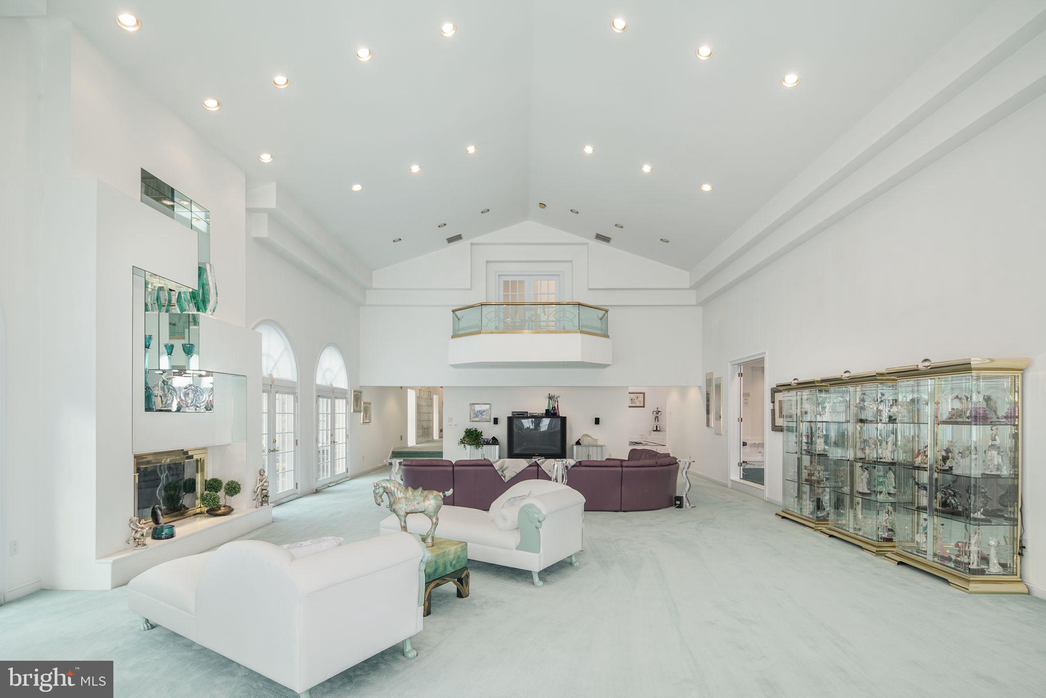 HUNTINGDON VALLEY - Residential