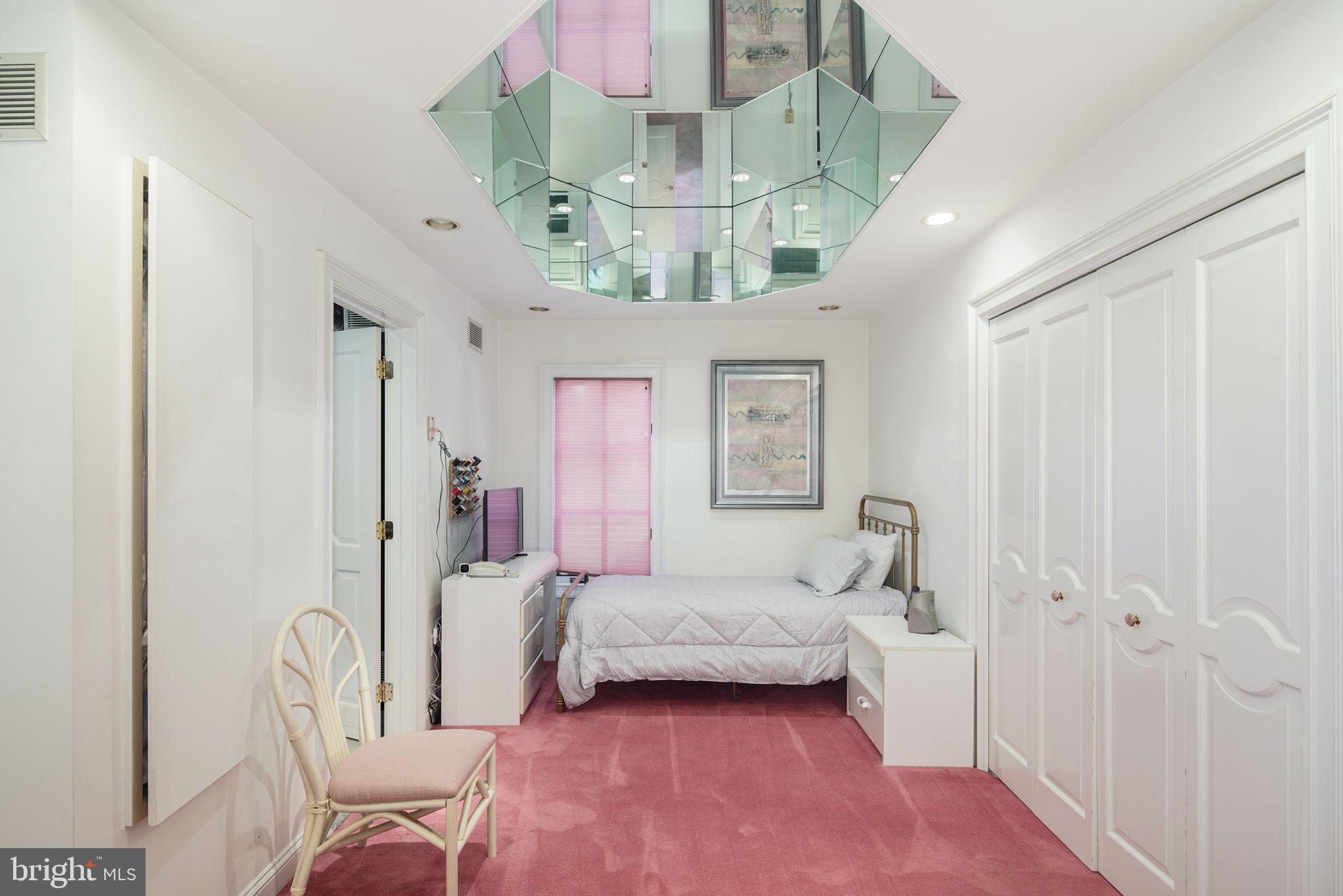 HUNTINGDON VALLEY - Residential