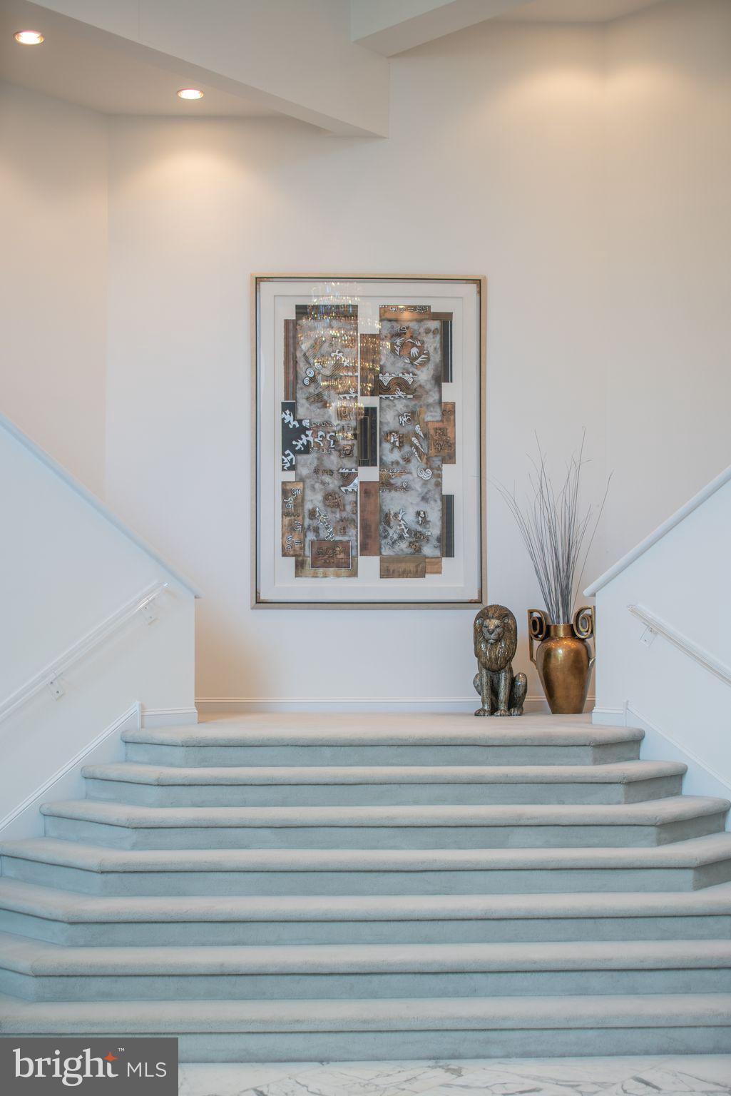 HUNTINGDON VALLEY - Residential