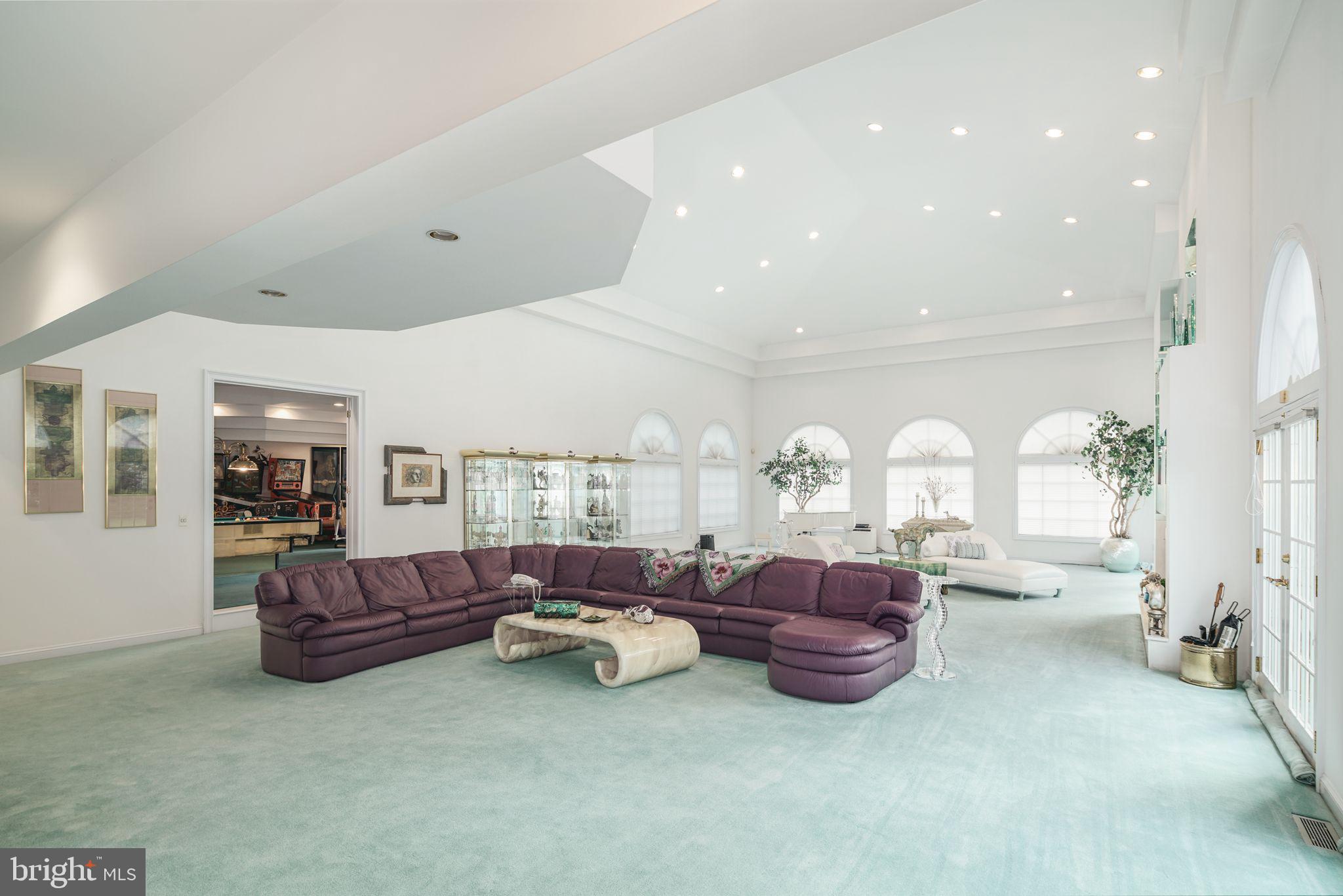 HUNTINGDON VALLEY - Residential