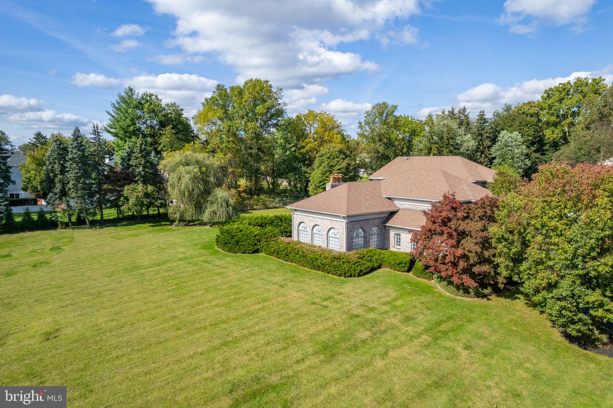 HUNTINGDON VALLEY - Residential