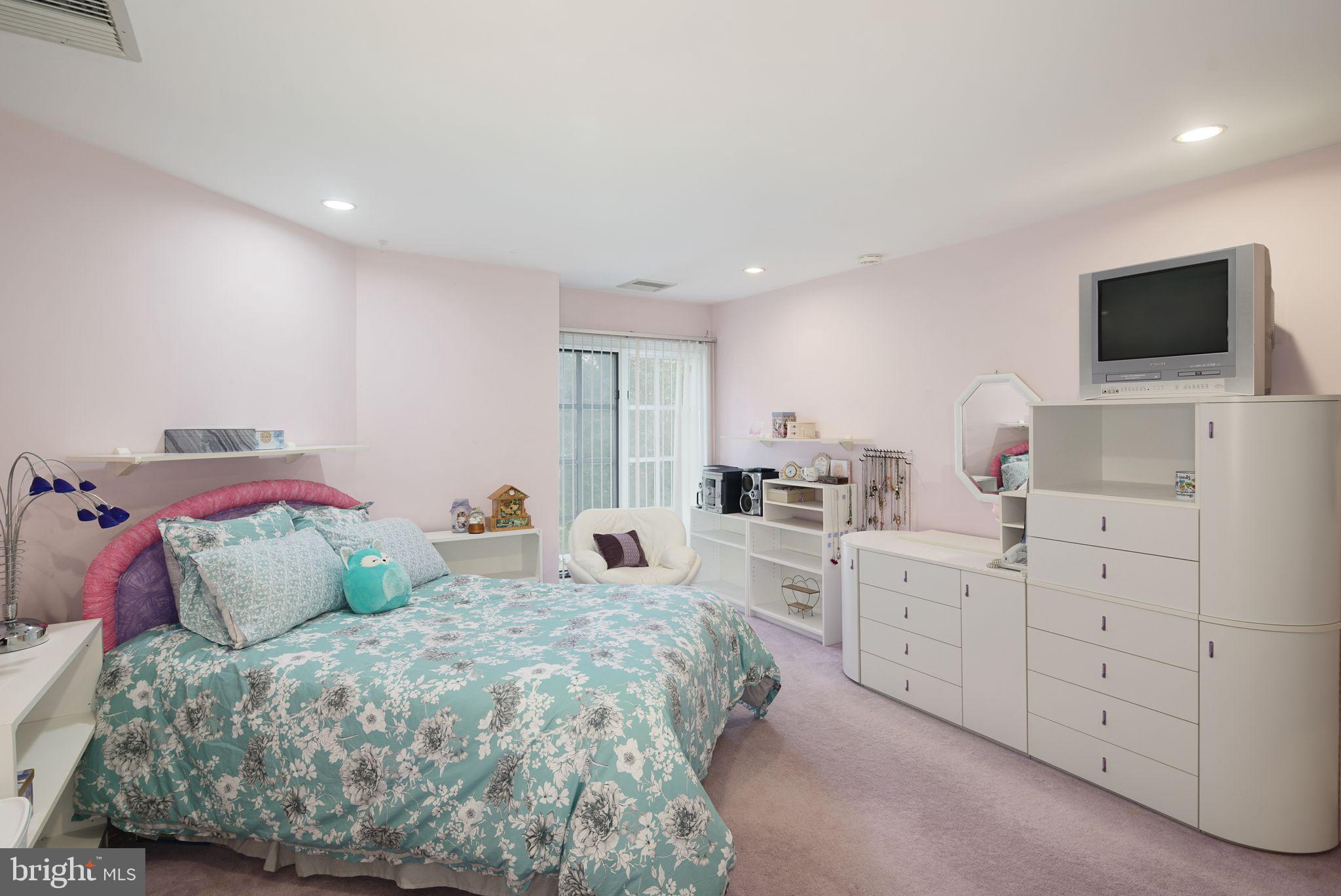 HUNTINGDON VALLEY - Residential