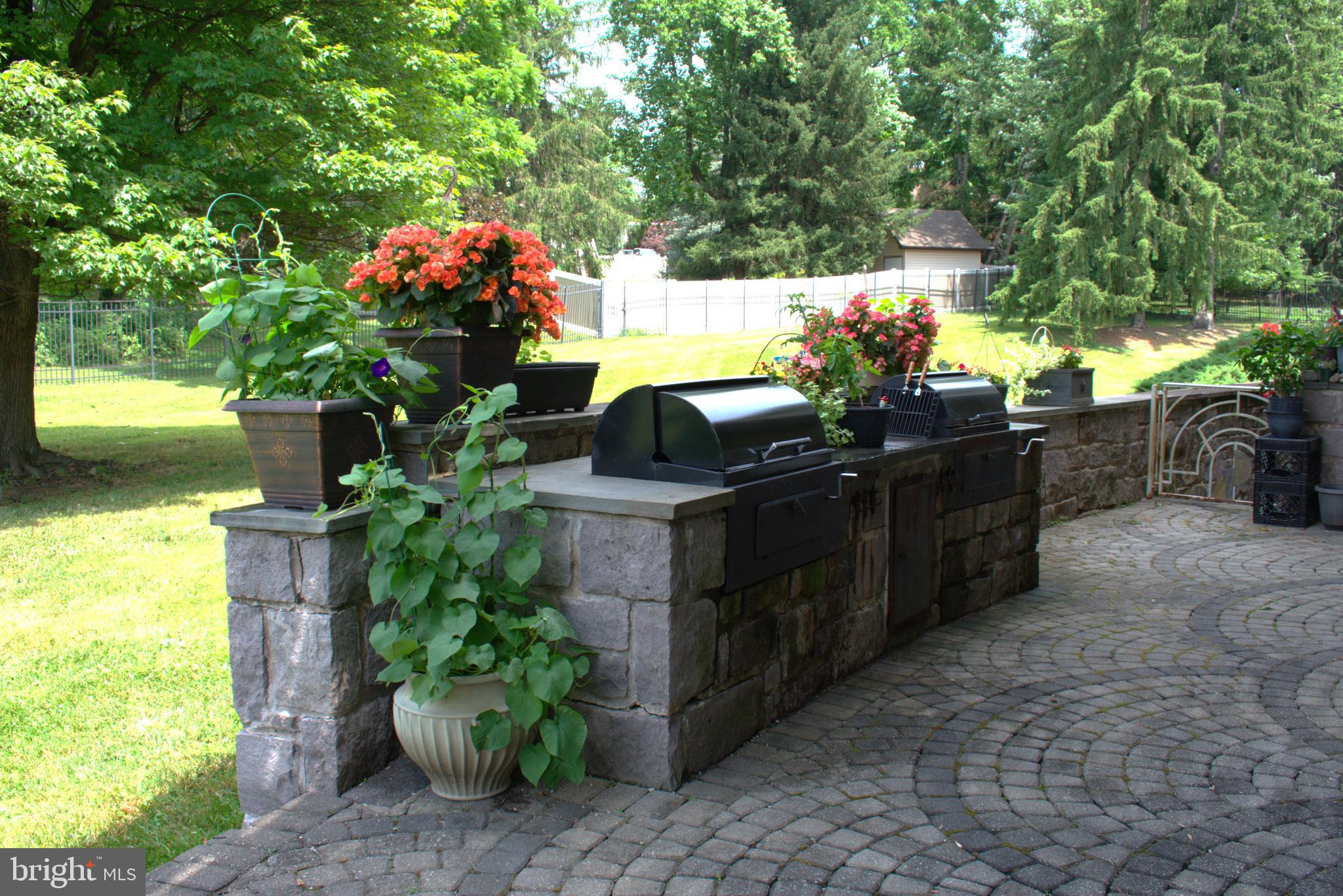 HUNTINGDON VALLEY - Residential