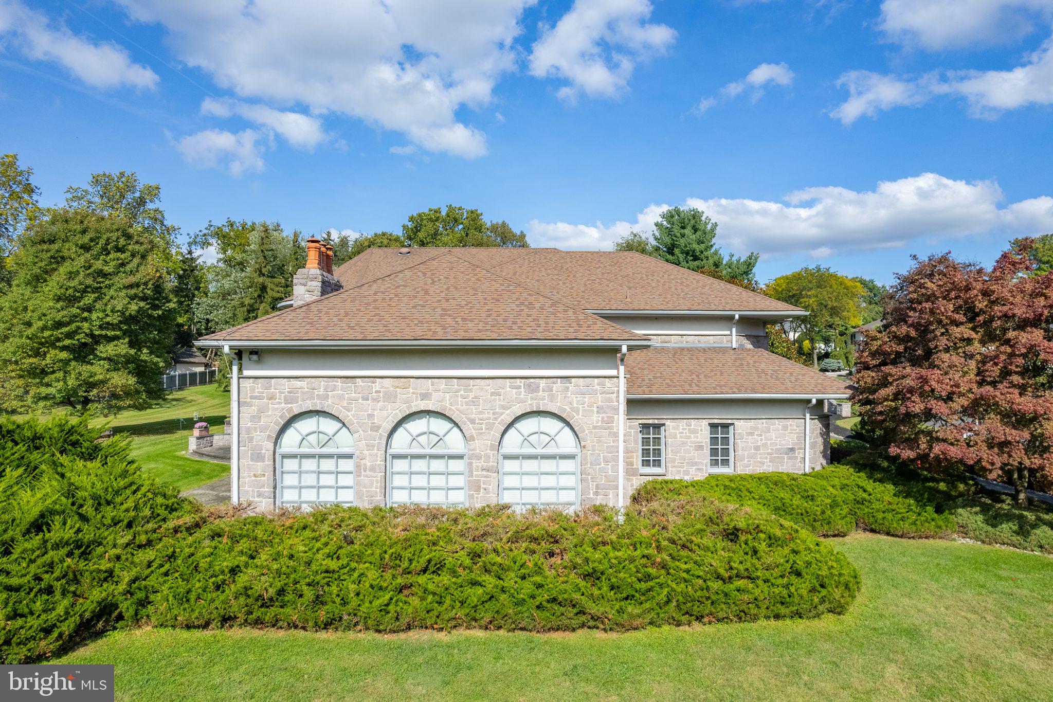 HUNTINGDON VALLEY - Residential