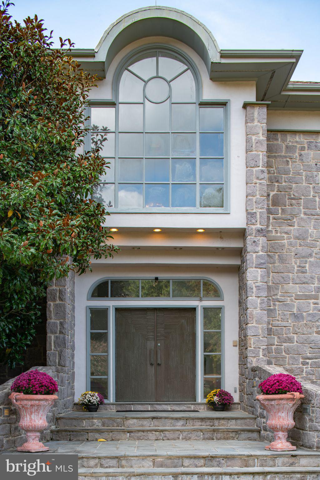 HUNTINGDON VALLEY - Residential