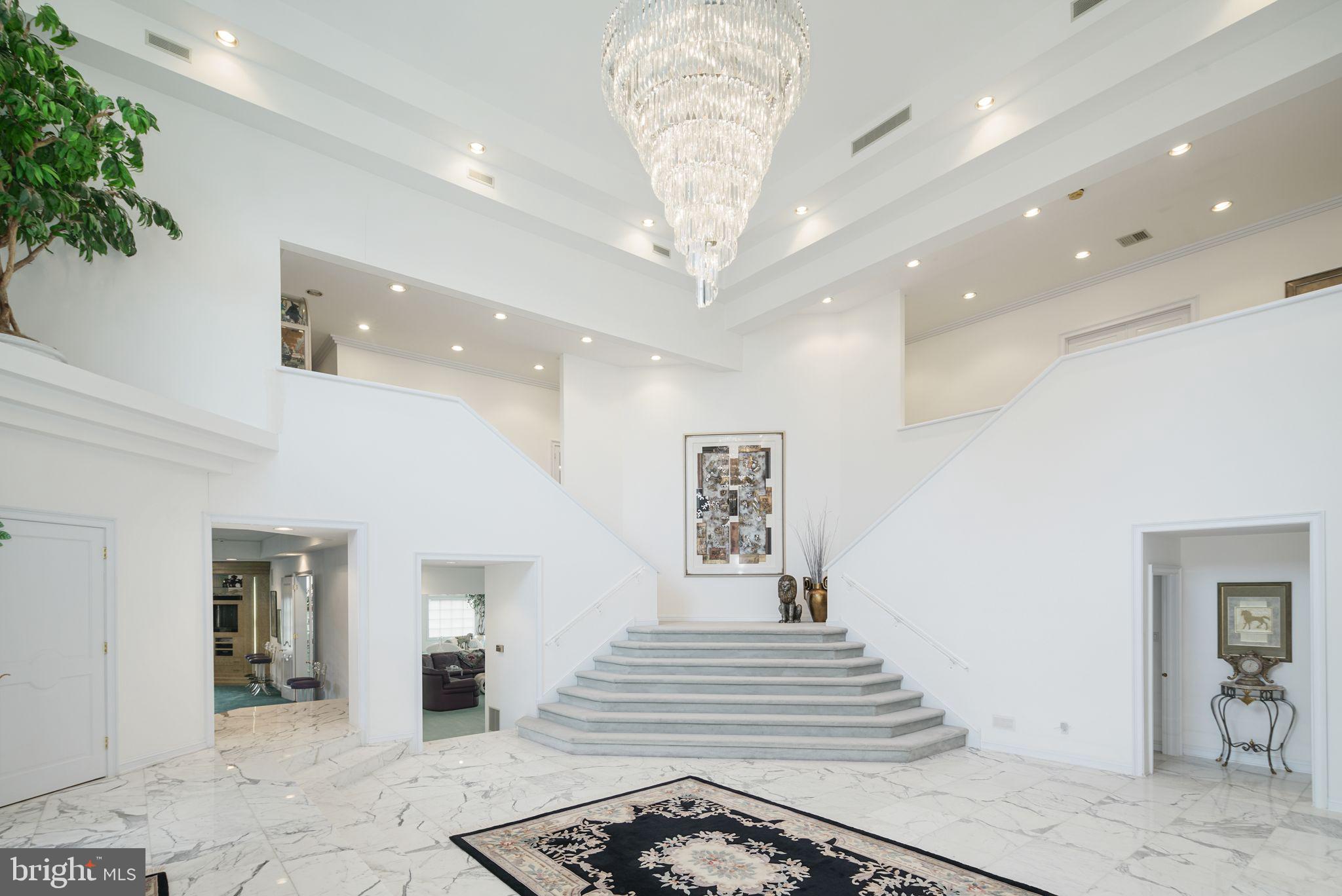 HUNTINGDON VALLEY - Residential