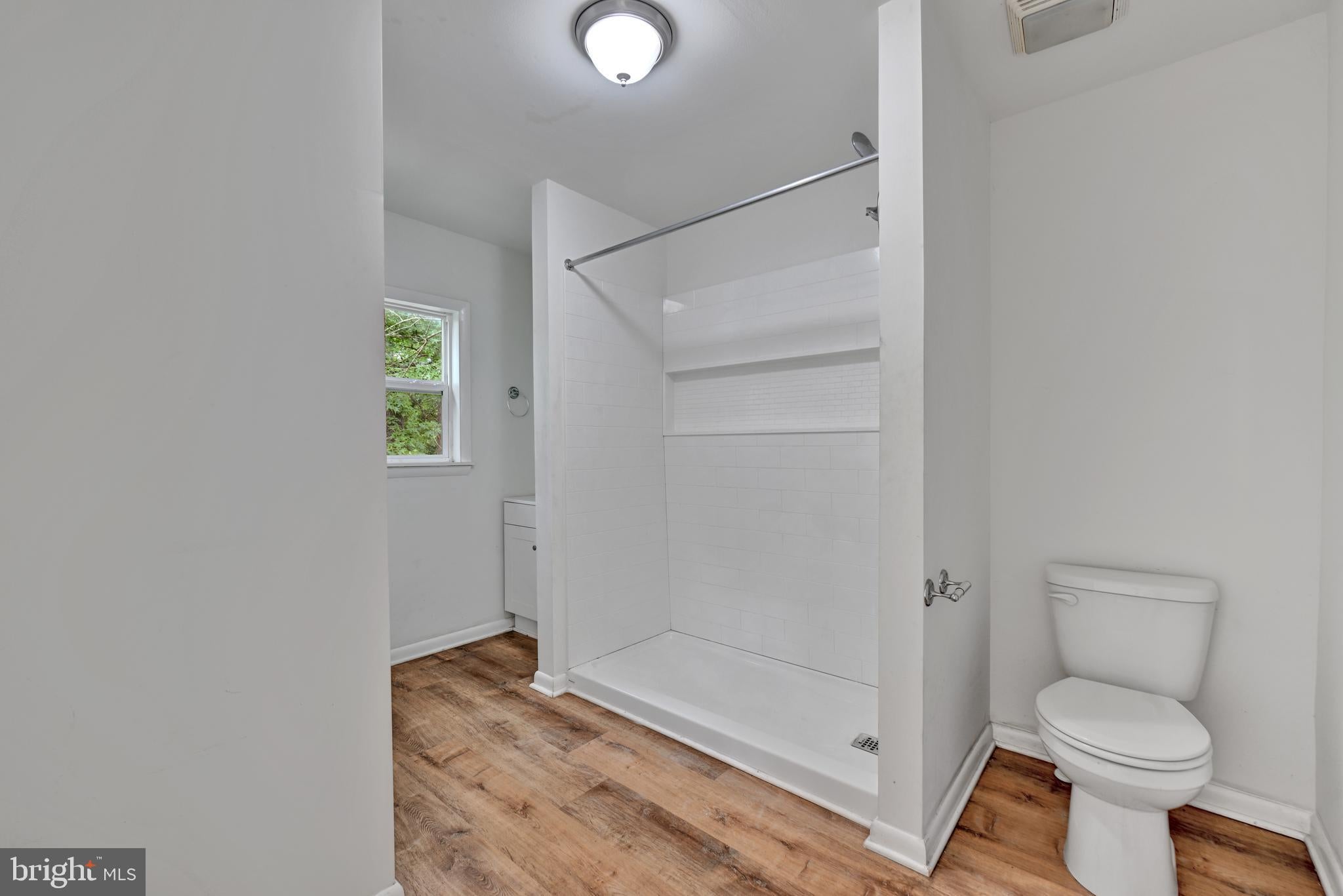 811 SEAGROVE ROAD E 811