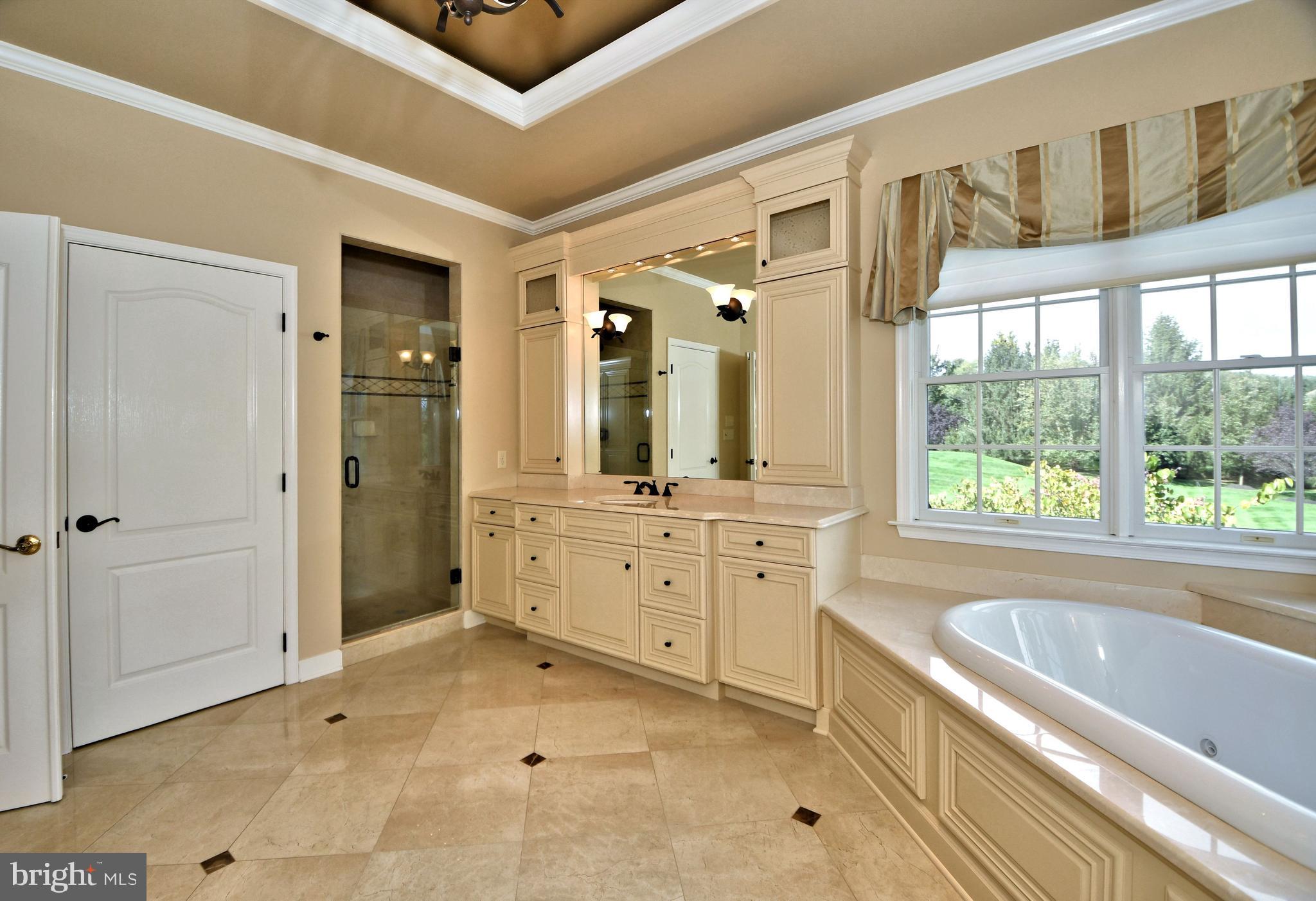 RIVER CROSSING - Residential