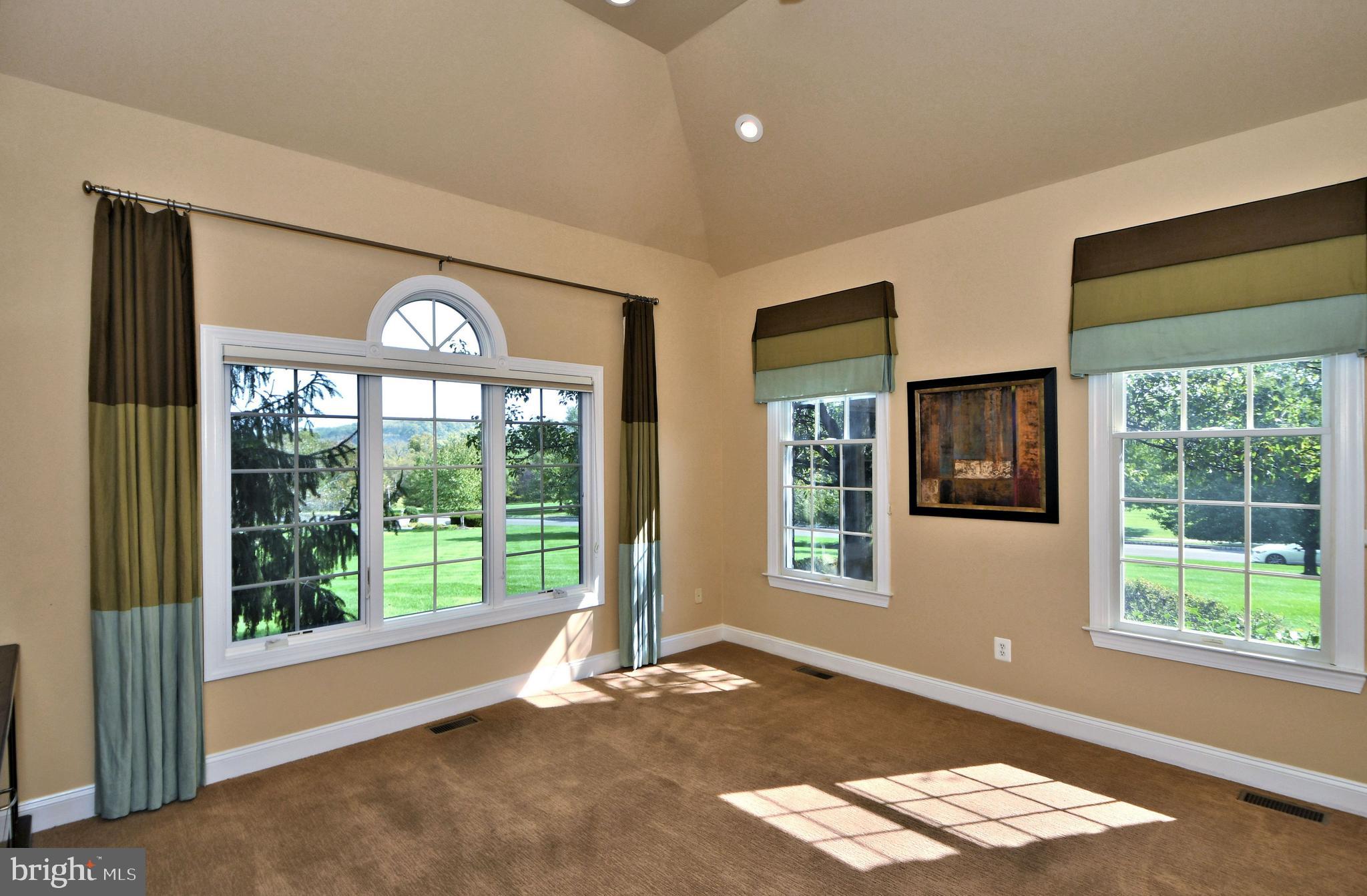 RIVER CROSSING - Residential