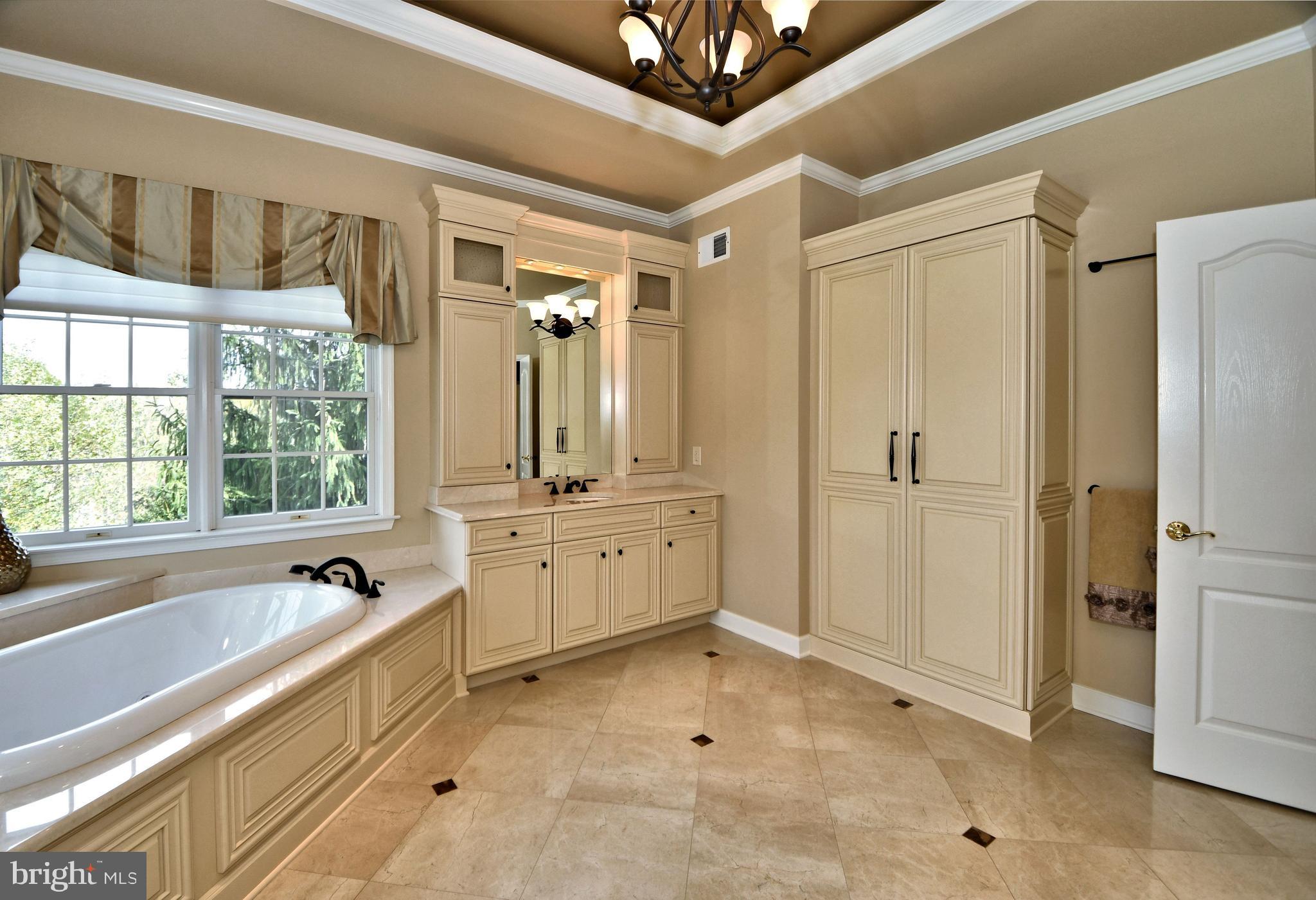 RIVER CROSSING - Residential