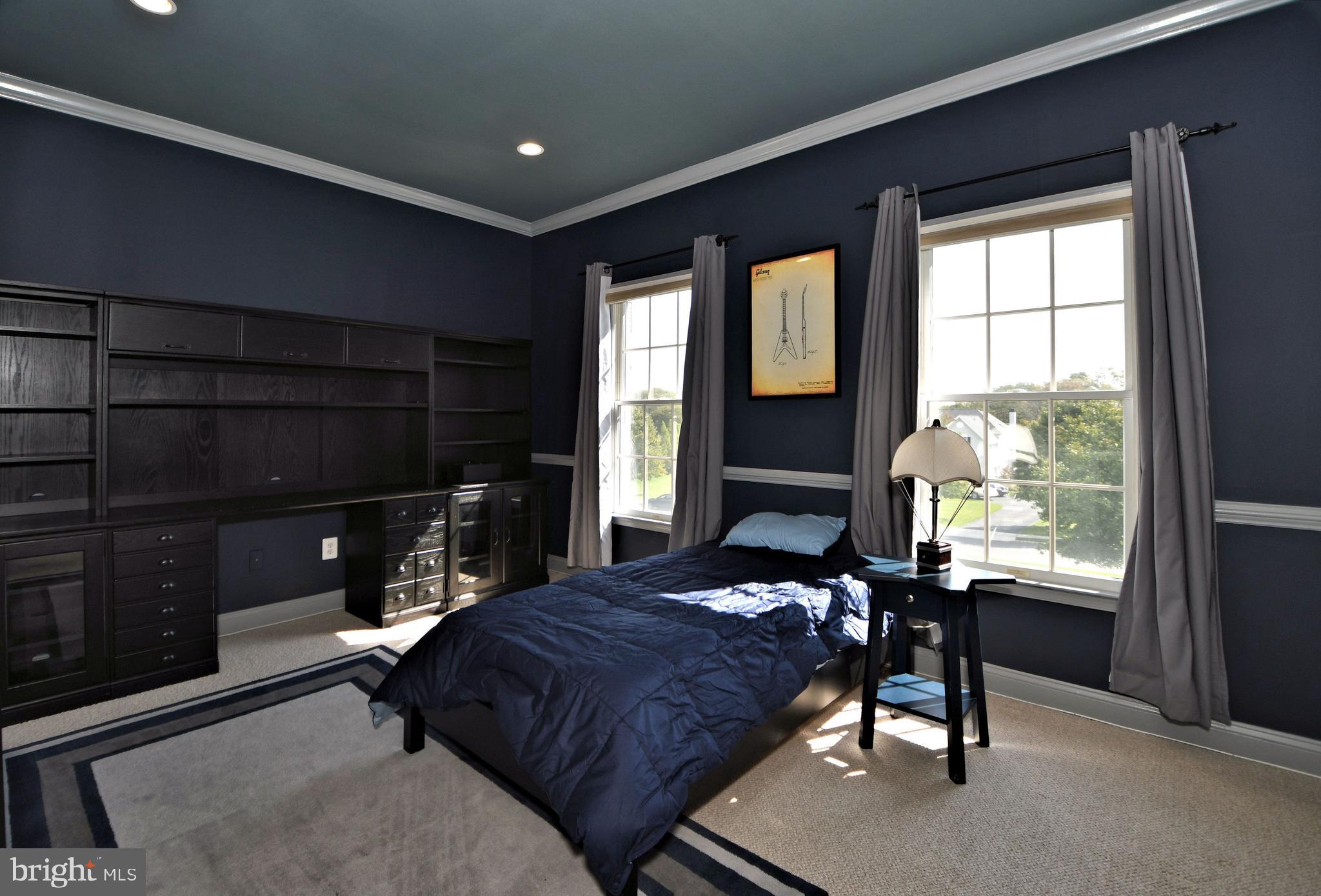 RIVER CROSSING - Residential