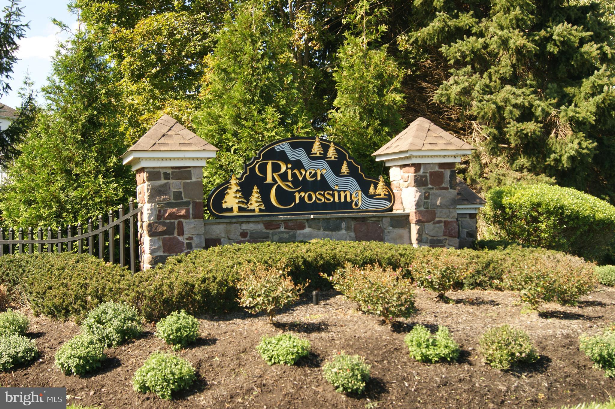 RIVER CROSSING - Residential