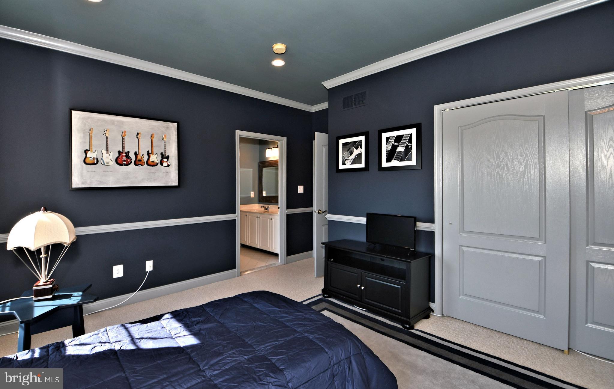 RIVER CROSSING - Residential