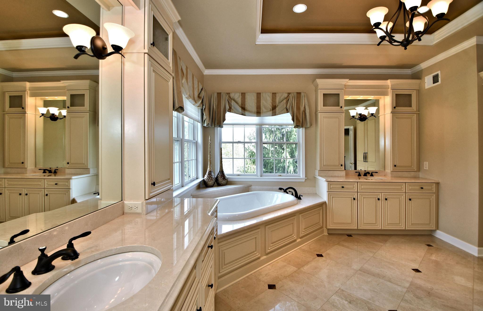 RIVER CROSSING - Residential