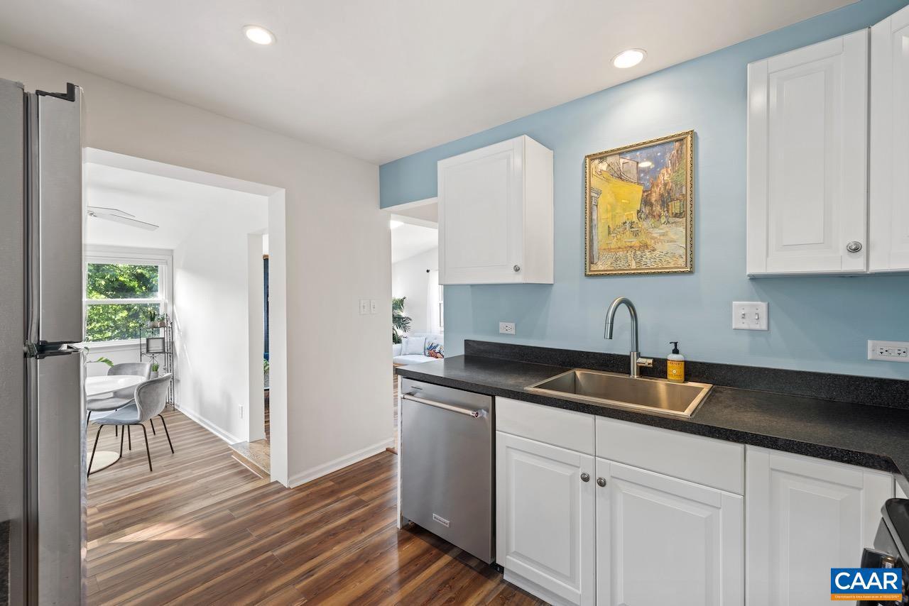 LOCUST GROVE - Residential