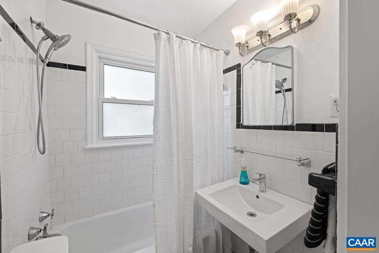 LOCUST GROVE - Residential