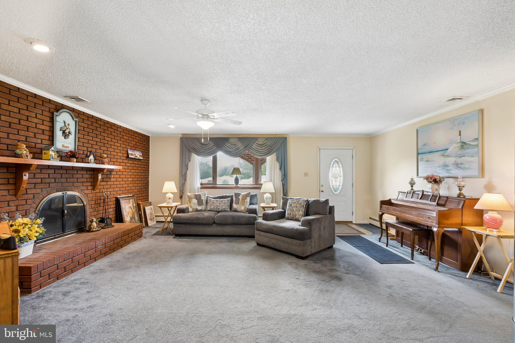 4674 SUNRISE AVENUE