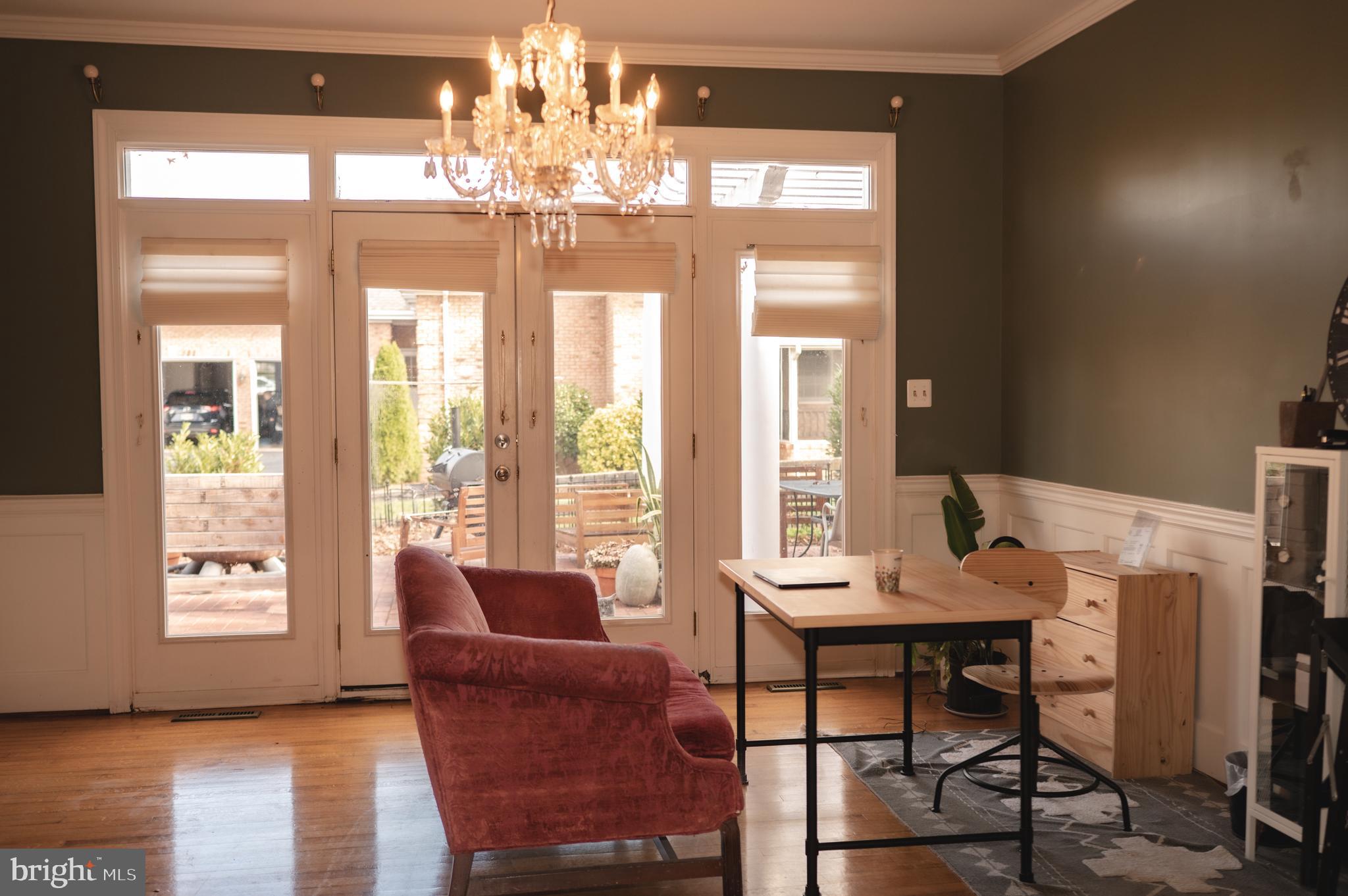 COUNTRY CLUB ESTATES - Residential