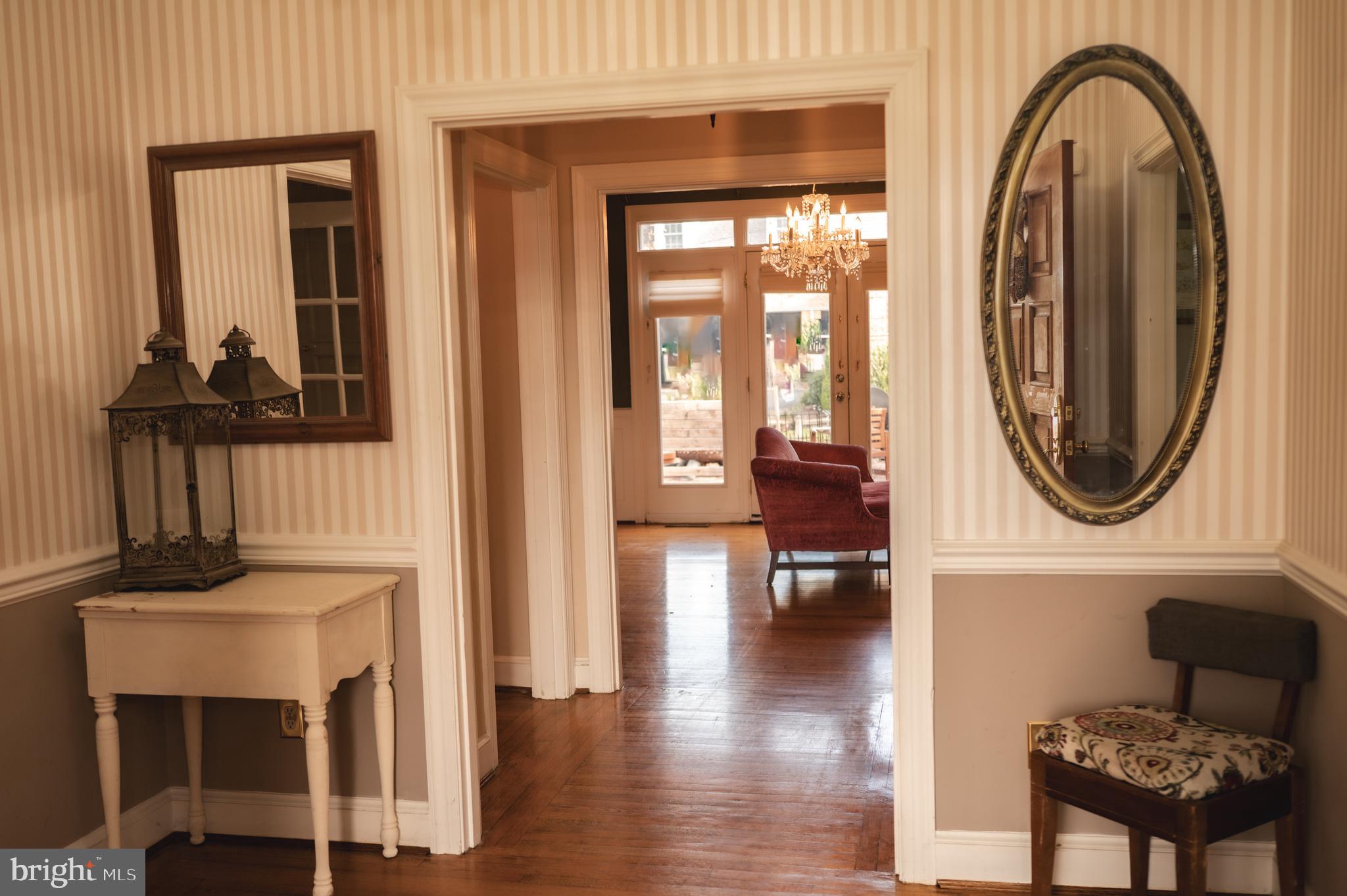 COUNTRY CLUB ESTATES - Residential