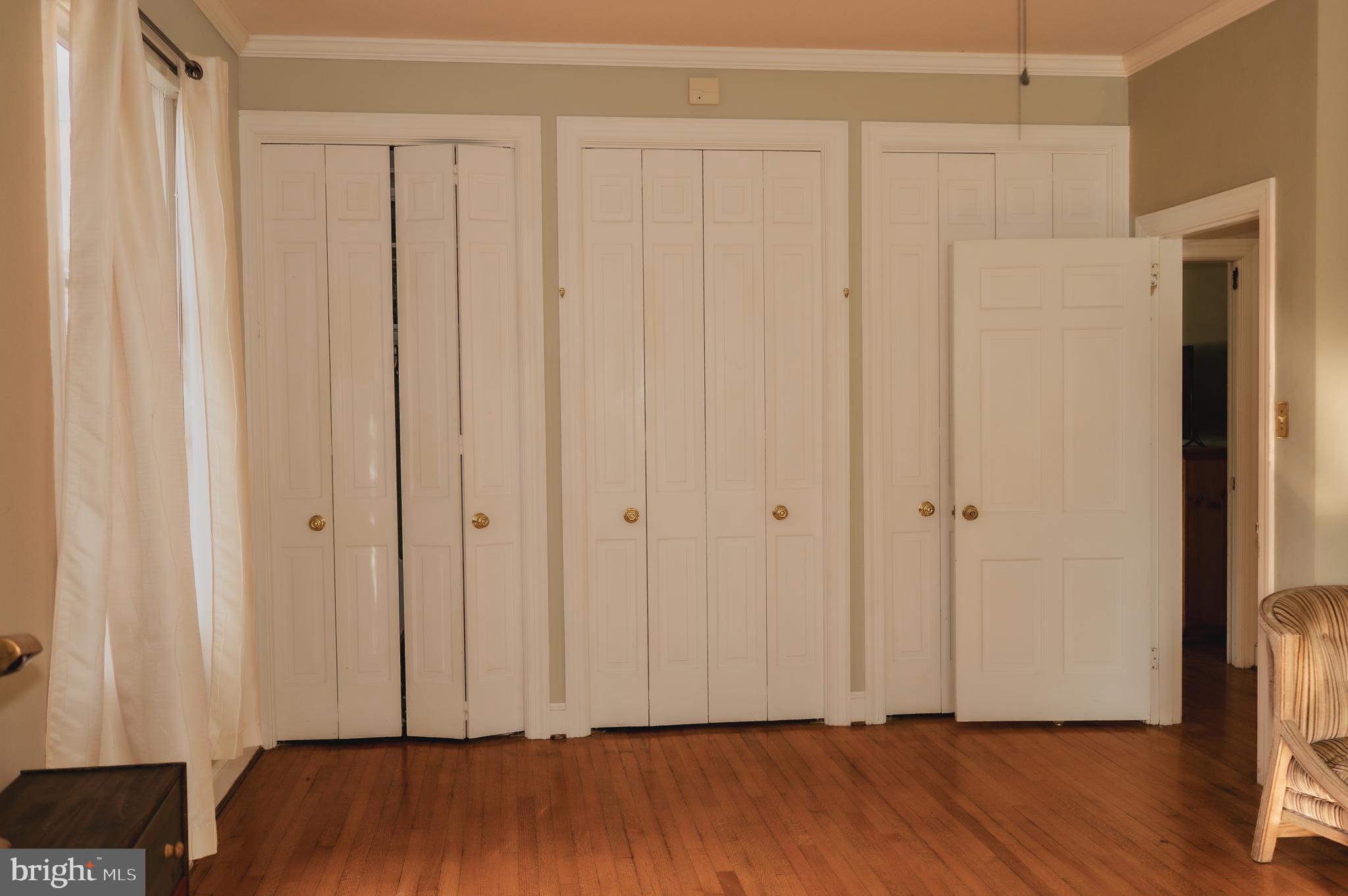 COUNTRY CLUB ESTATES - Residential