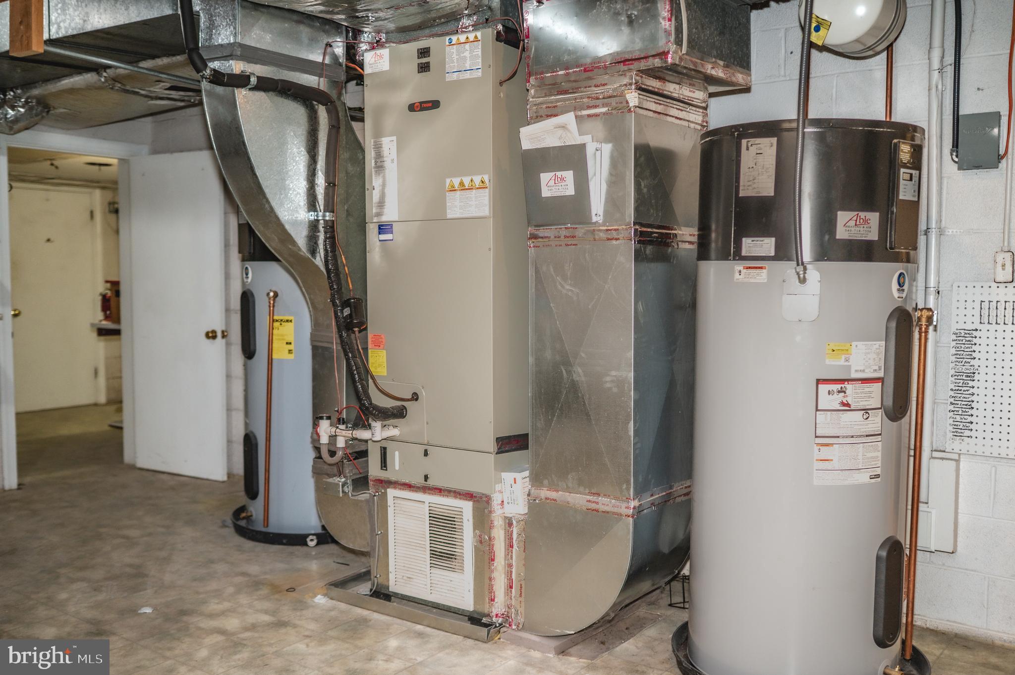 COUNTRY CLUB ESTATES - Residential