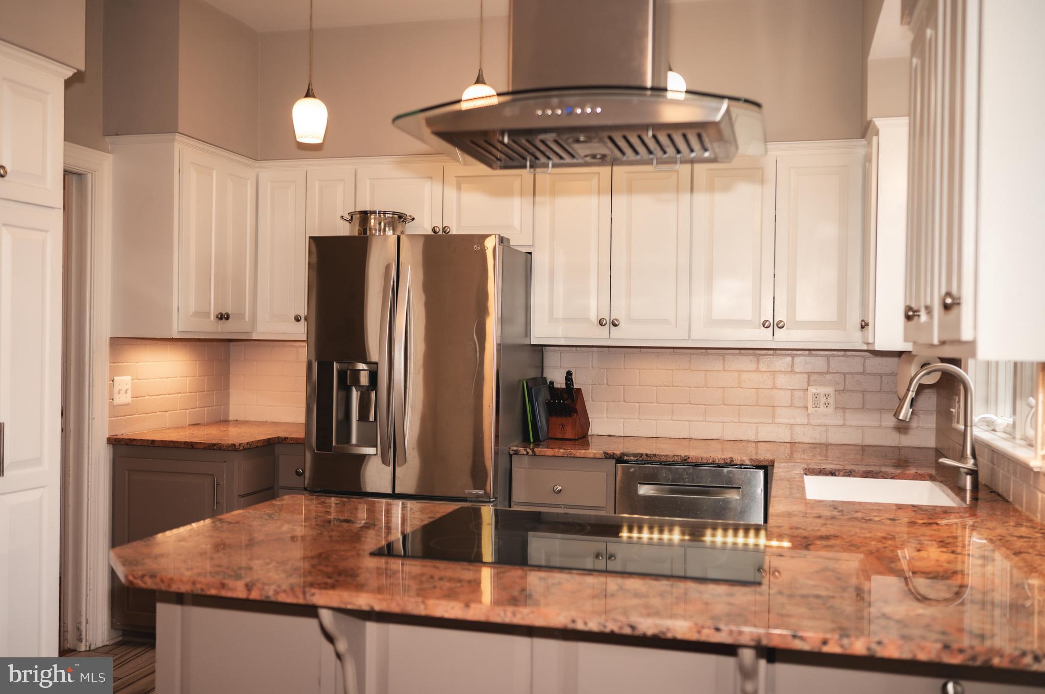 COUNTRY CLUB ESTATES - Residential