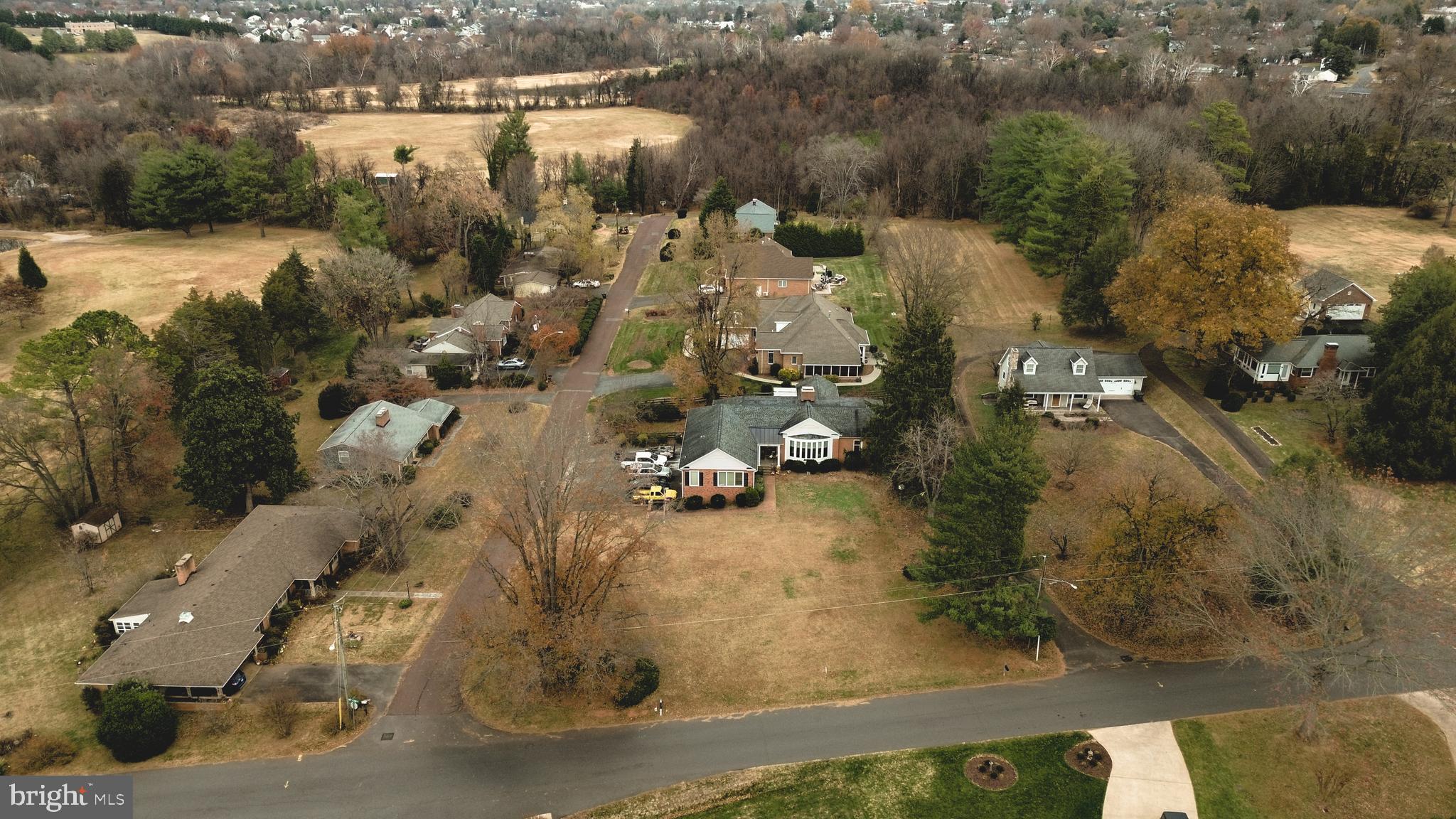 COUNTRY CLUB ESTATES - Residential