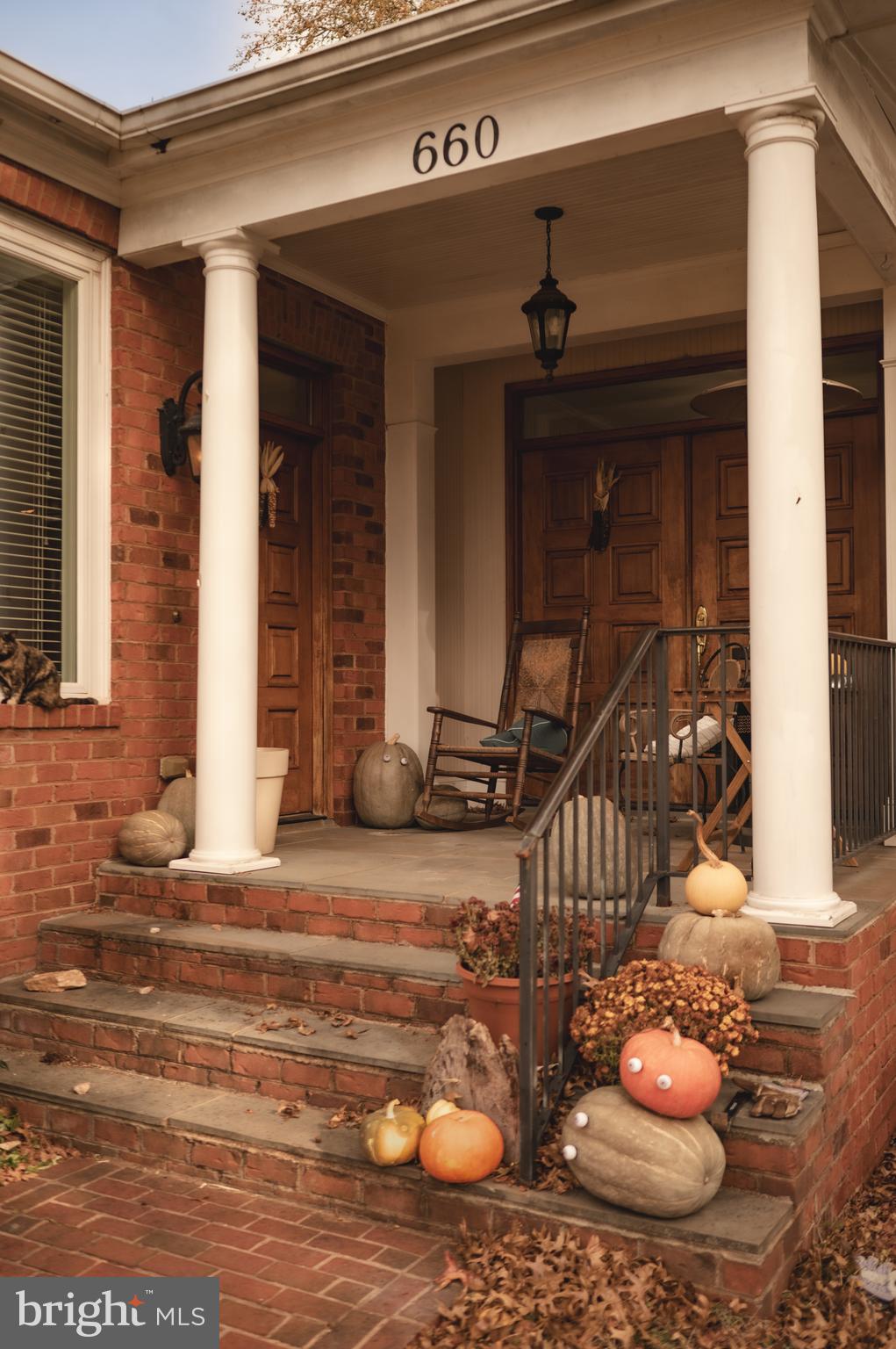 COUNTRY CLUB ESTATES - Residential