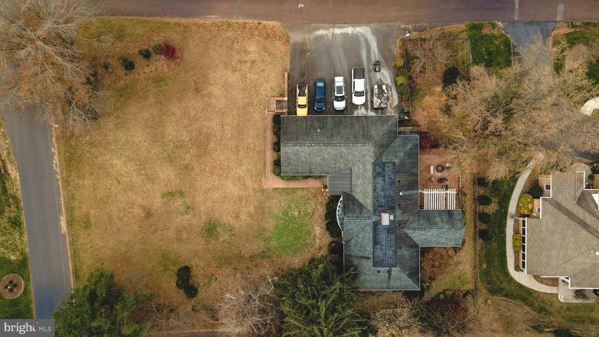 COUNTRY CLUB ESTATES - Residential