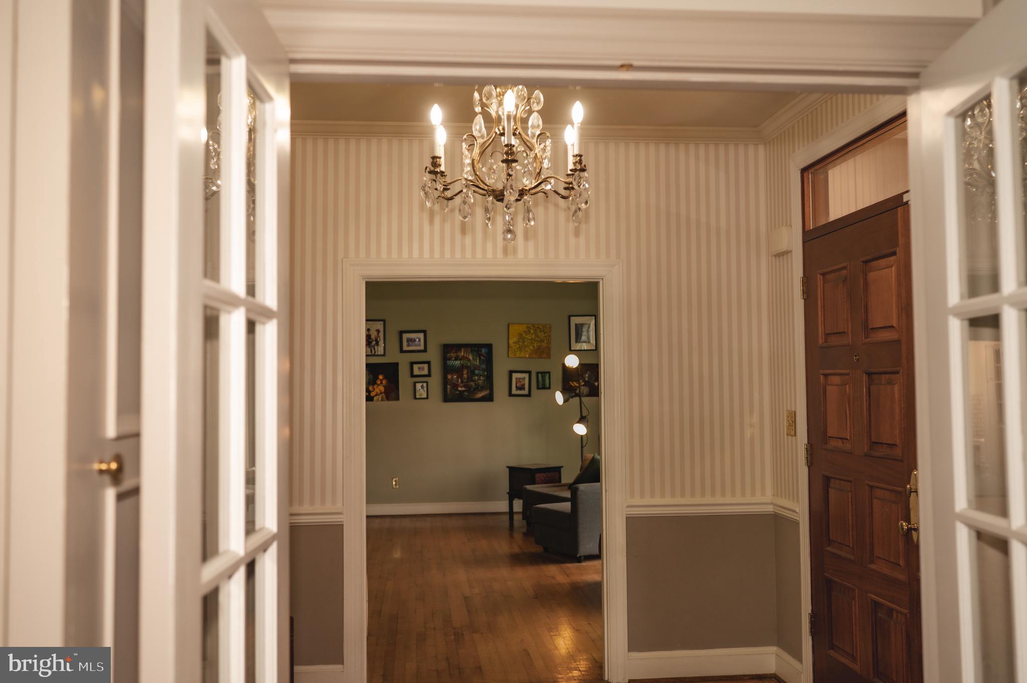 COUNTRY CLUB ESTATES - Residential