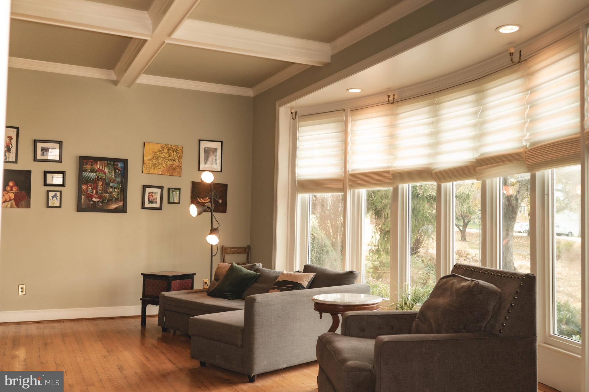 COUNTRY CLUB ESTATES - Residential