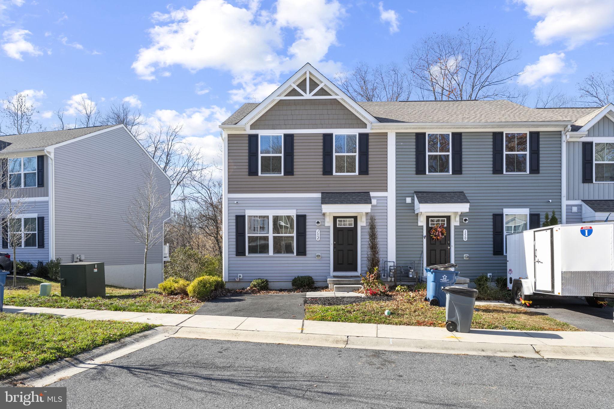 HICKORY KNOLL - Residential