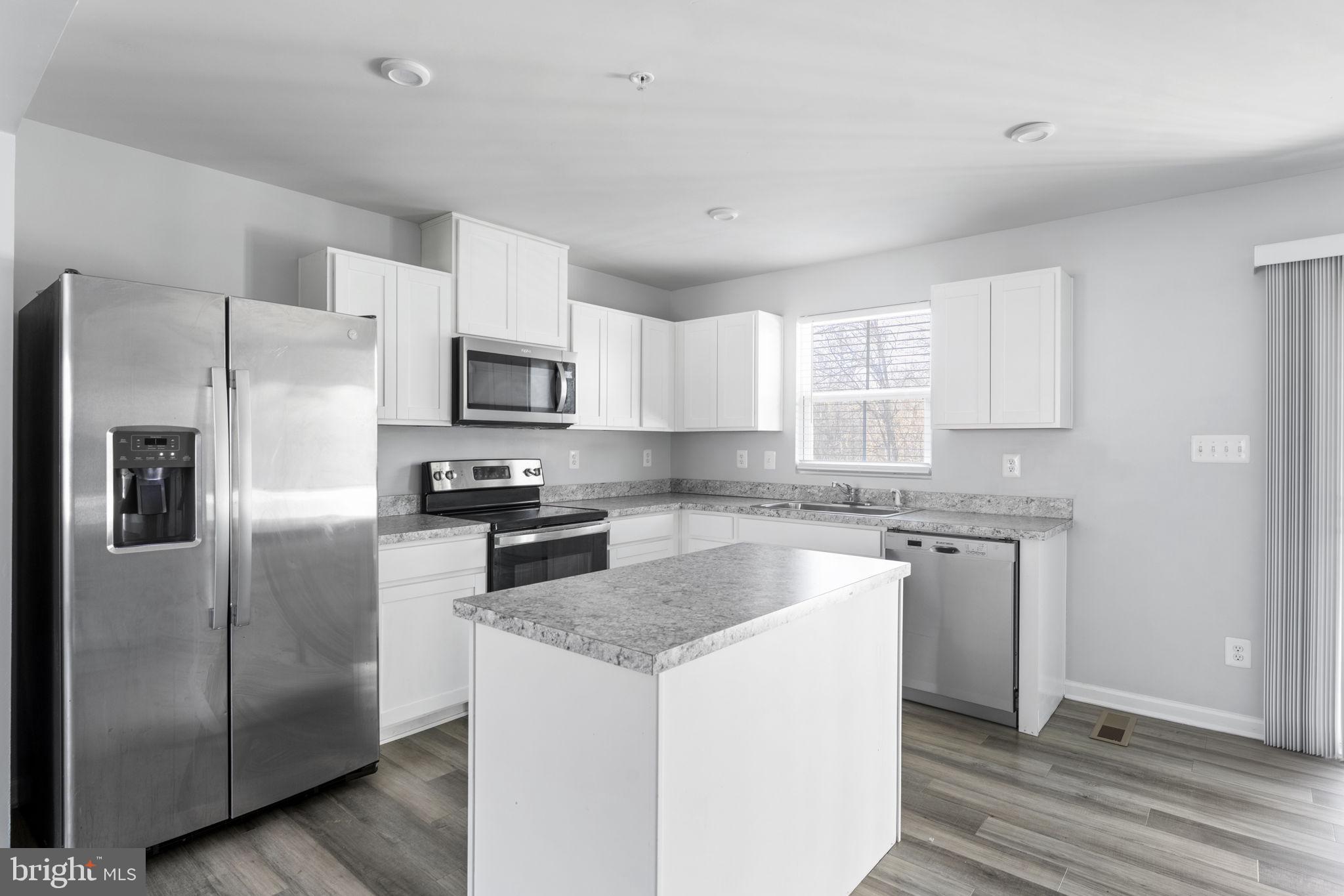 HICKORY KNOLL - Residential