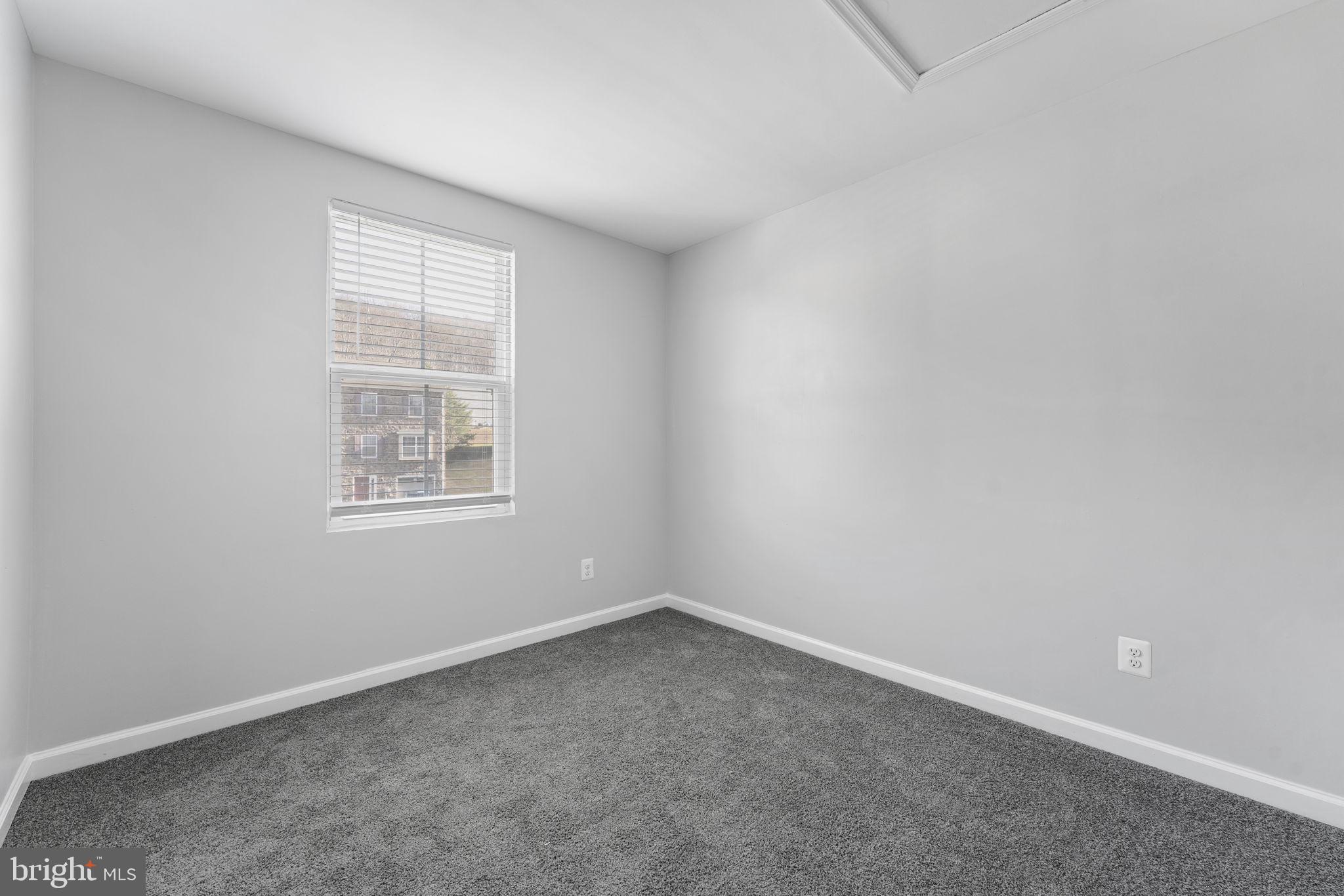 HICKORY KNOLL - Residential