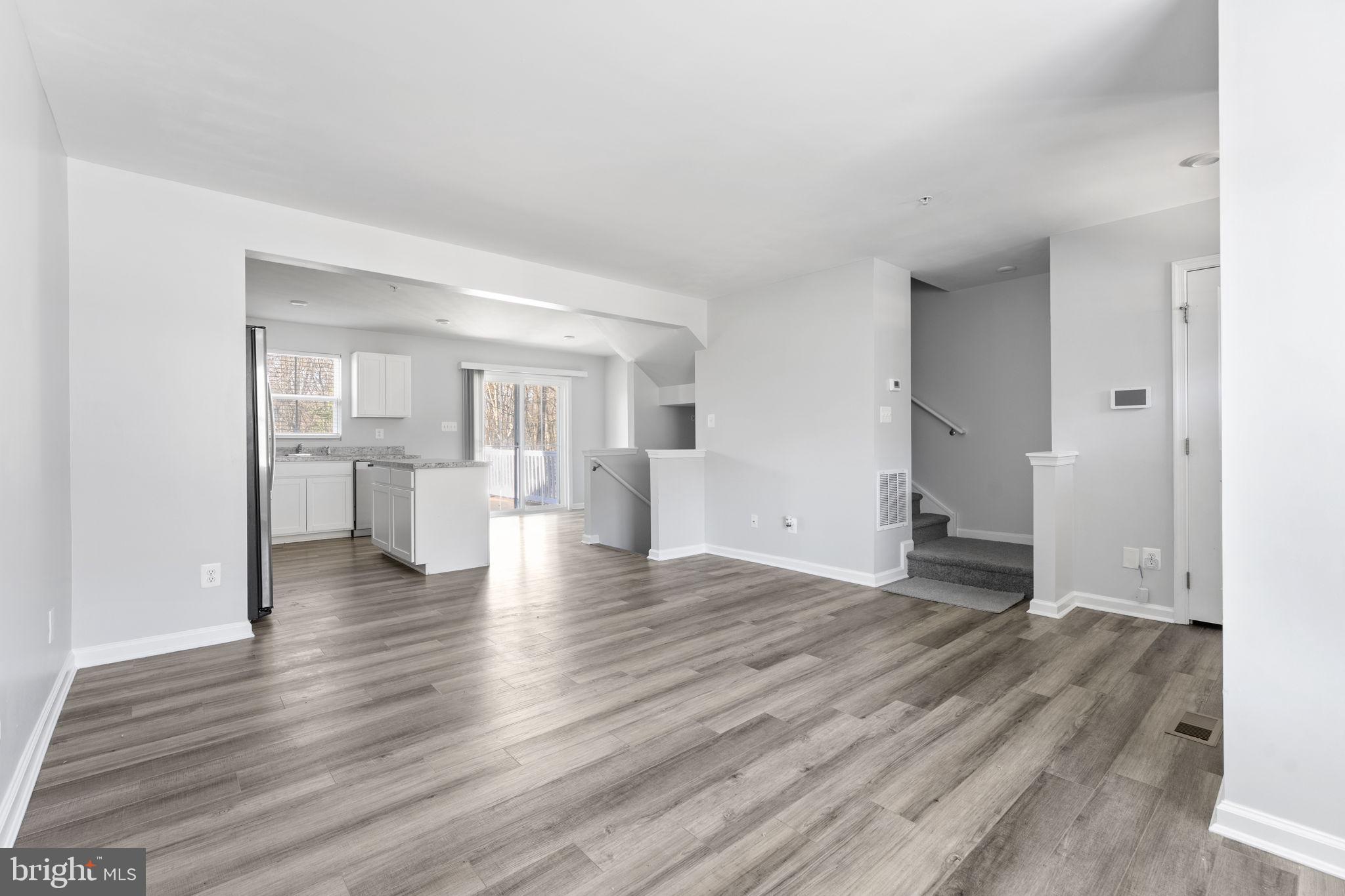 HICKORY KNOLL - Residential