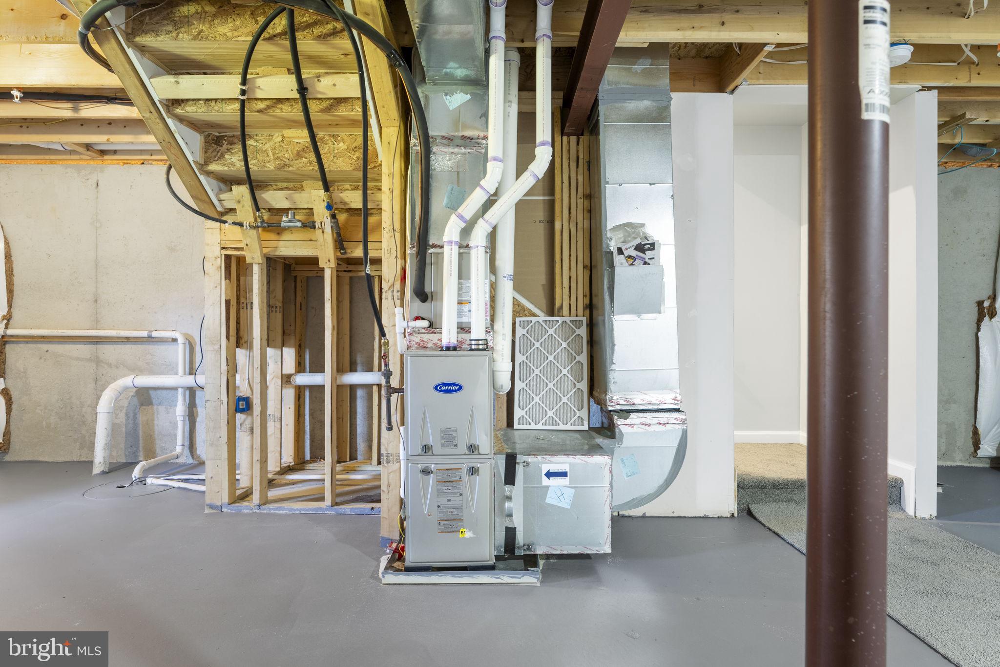 HICKORY KNOLL - Residential