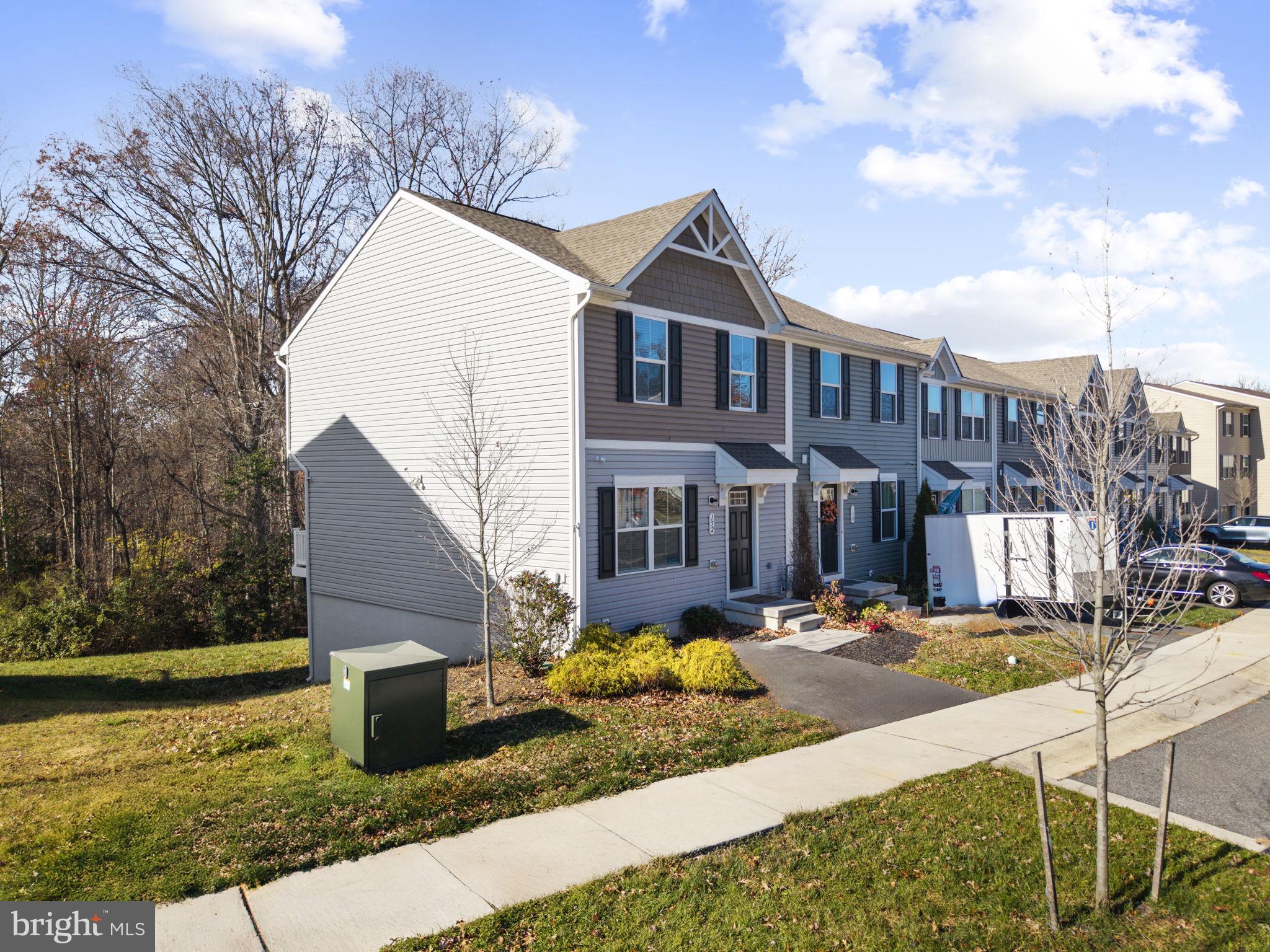 HICKORY KNOLL - Residential