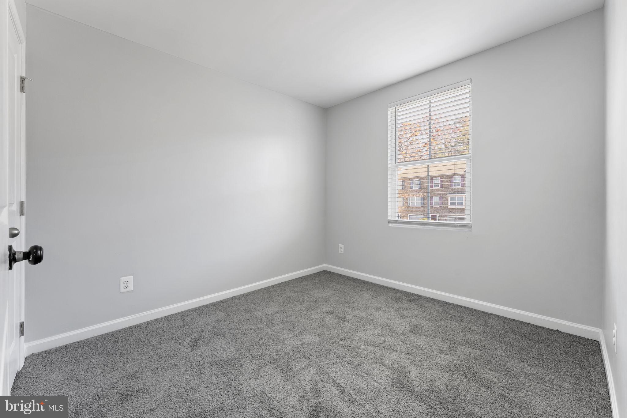 HICKORY KNOLL - Residential