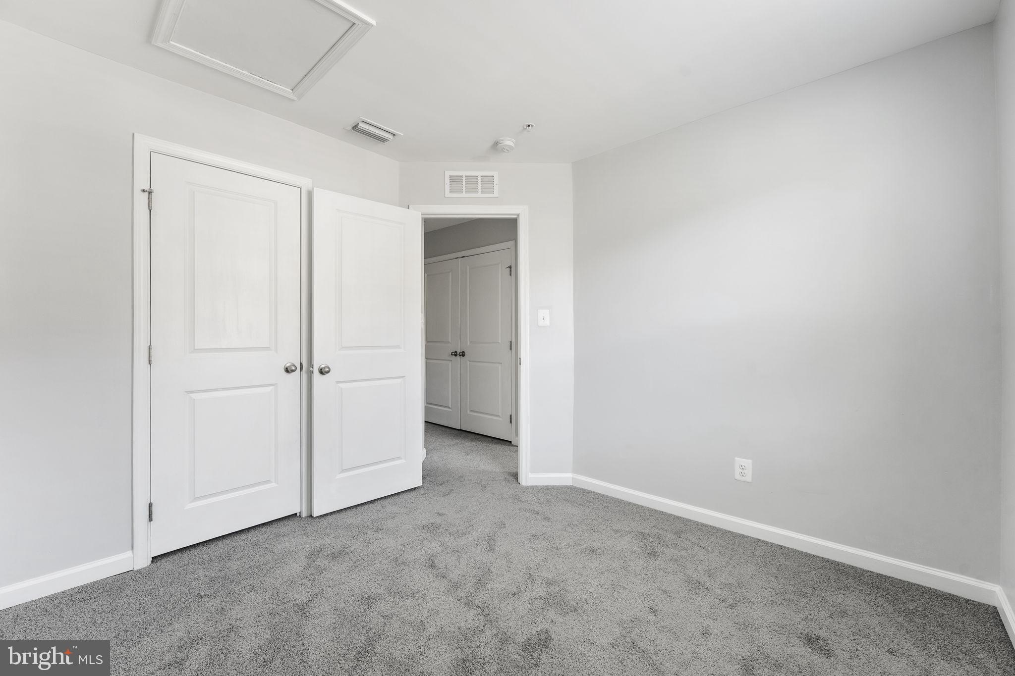 HICKORY KNOLL - Residential