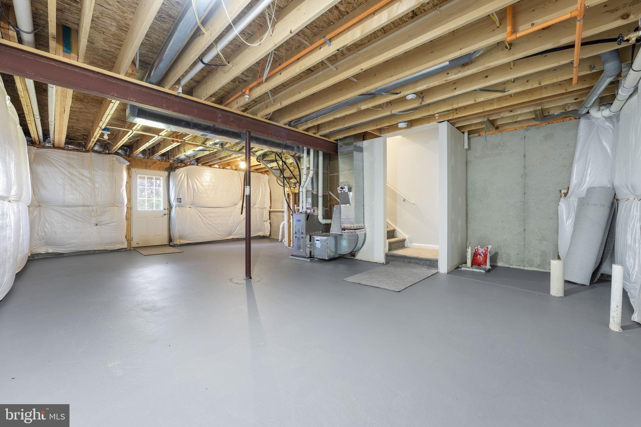 HICKORY KNOLL - Residential